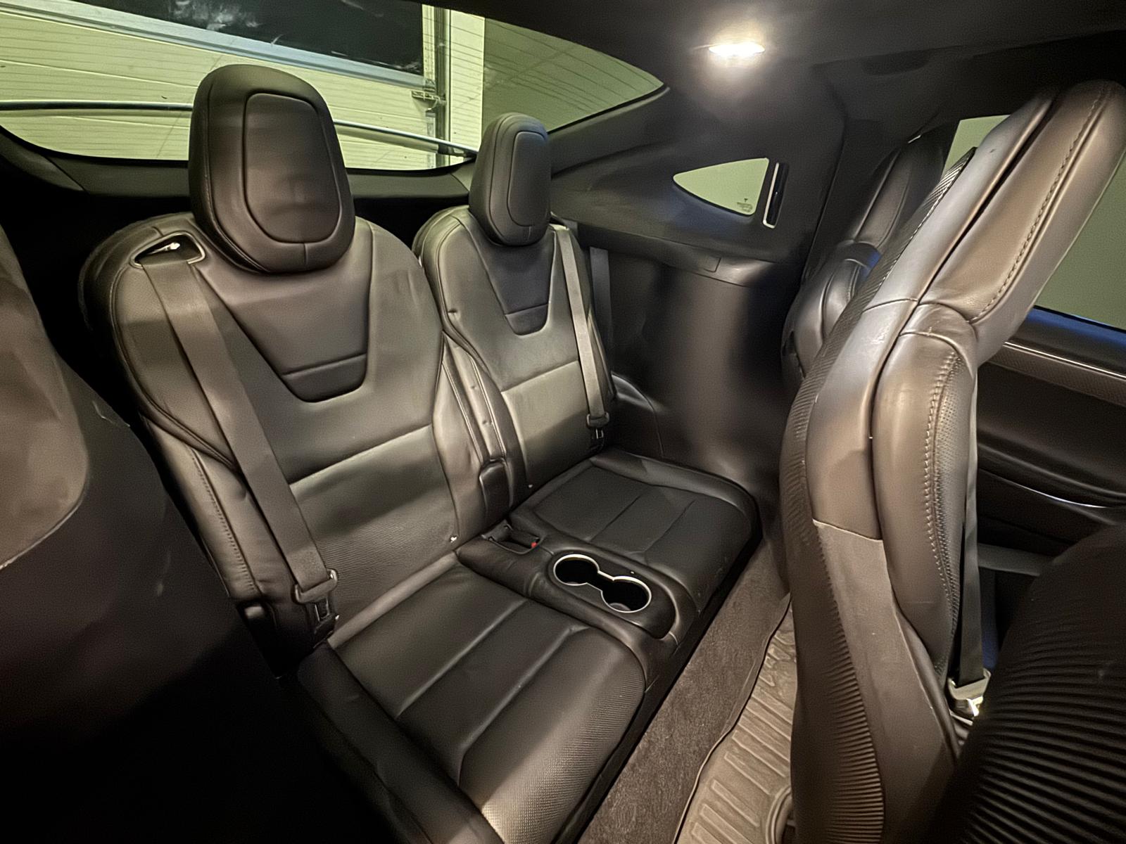 TESLA Model X 90 D-image-12