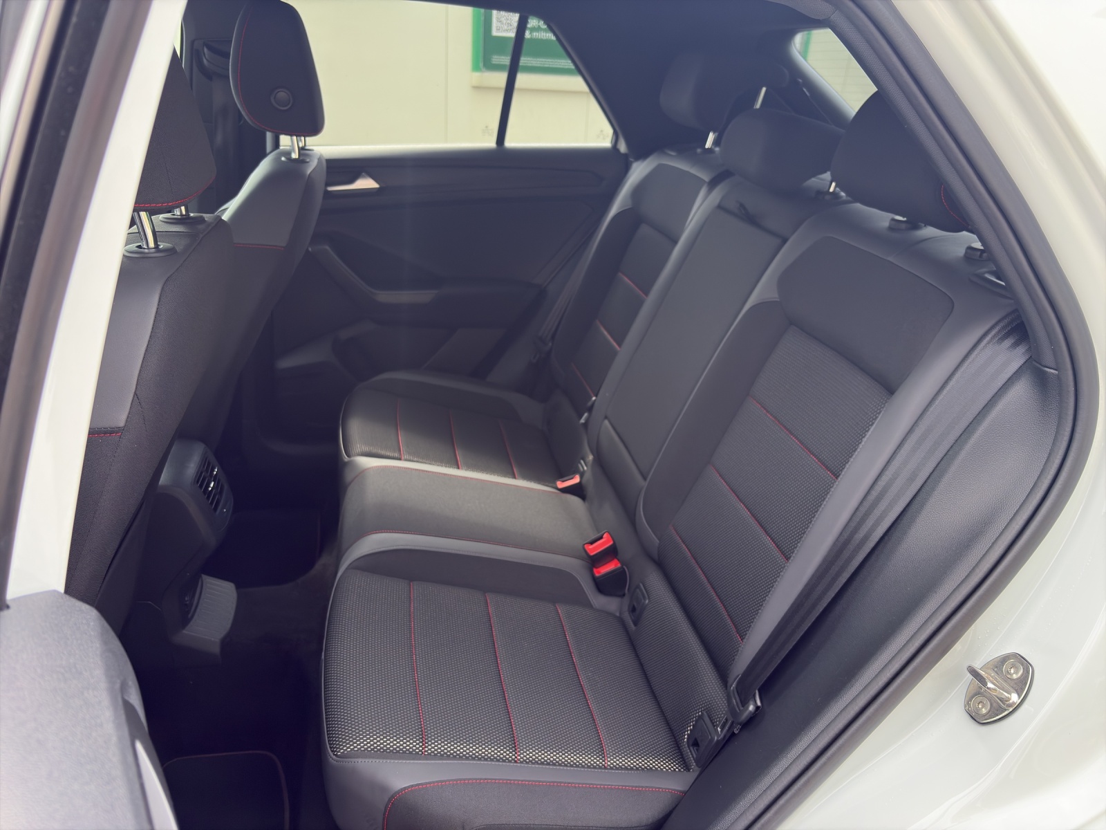 VW T-Roc 2.0 TSI Sport DSG 4motion-image-7