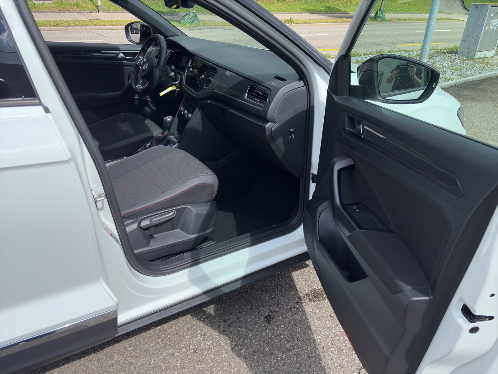 VW T-Roc 2.0 TSI Sport DSG 4motion-image-5