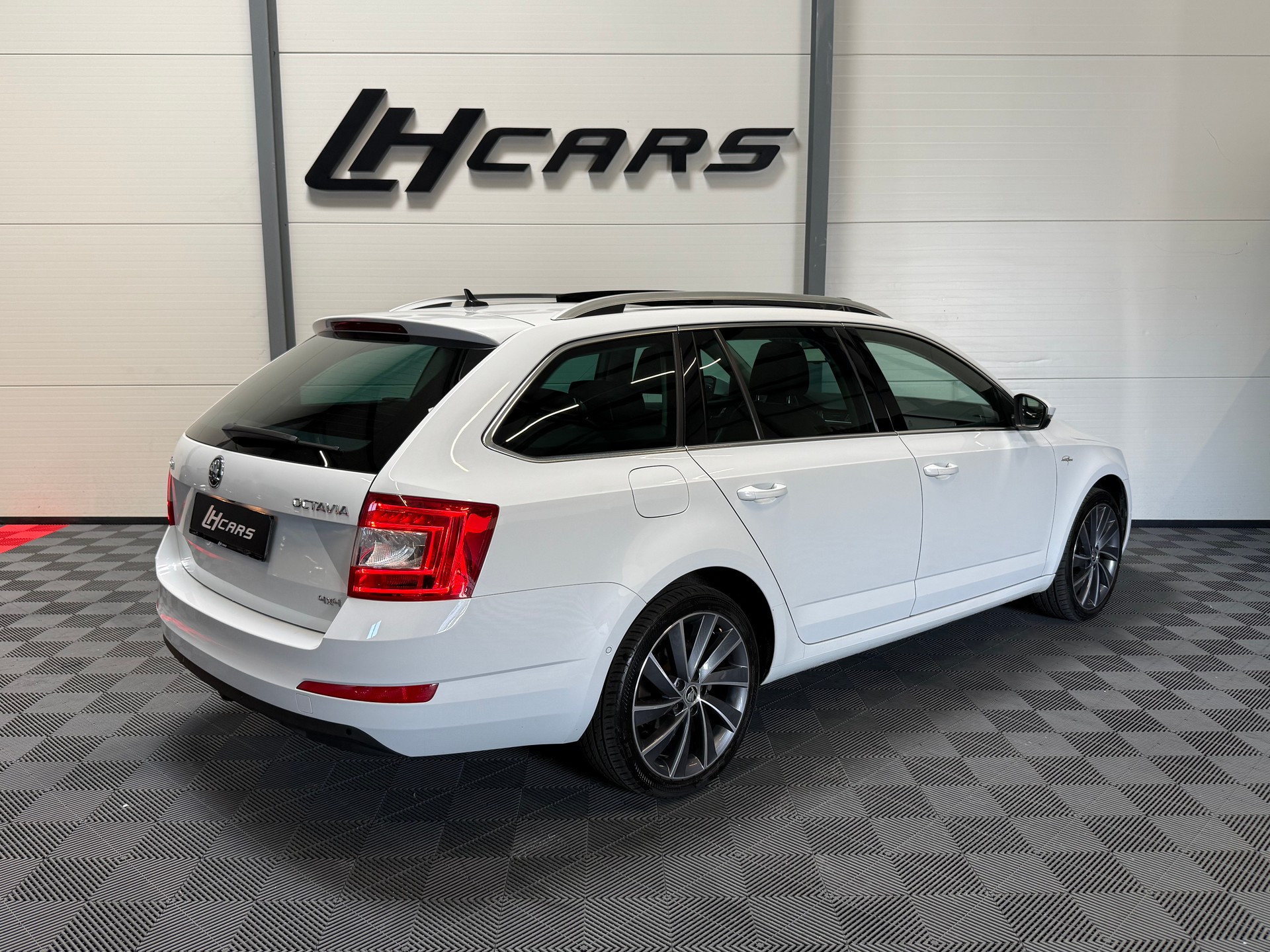 SKODA Octavia Combi 2.0 TDI 184 L & K 4x4 DSG-image-3