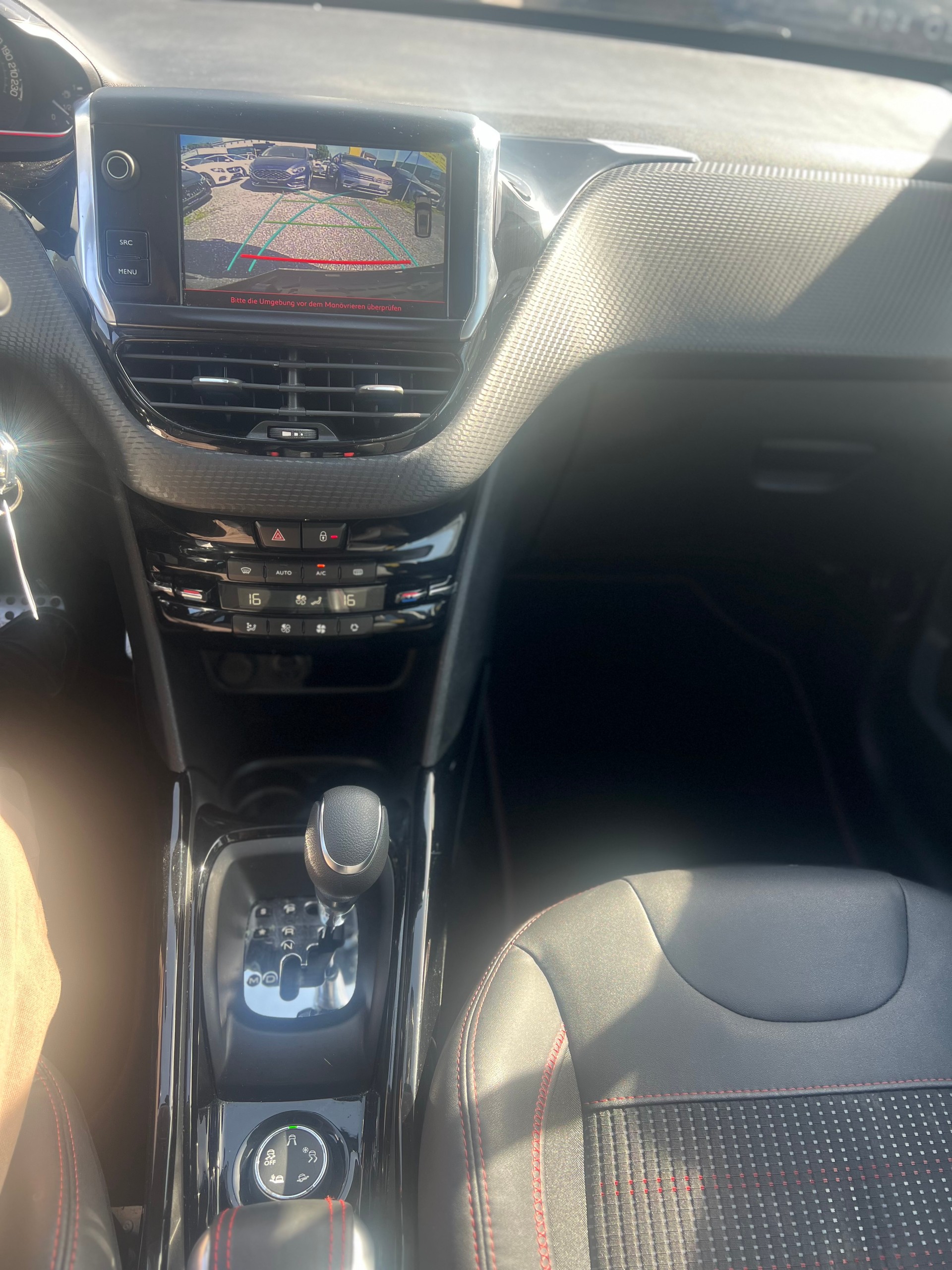 PEUGEOT 2008 1.2 PureTech GT Line EAT6-image-12