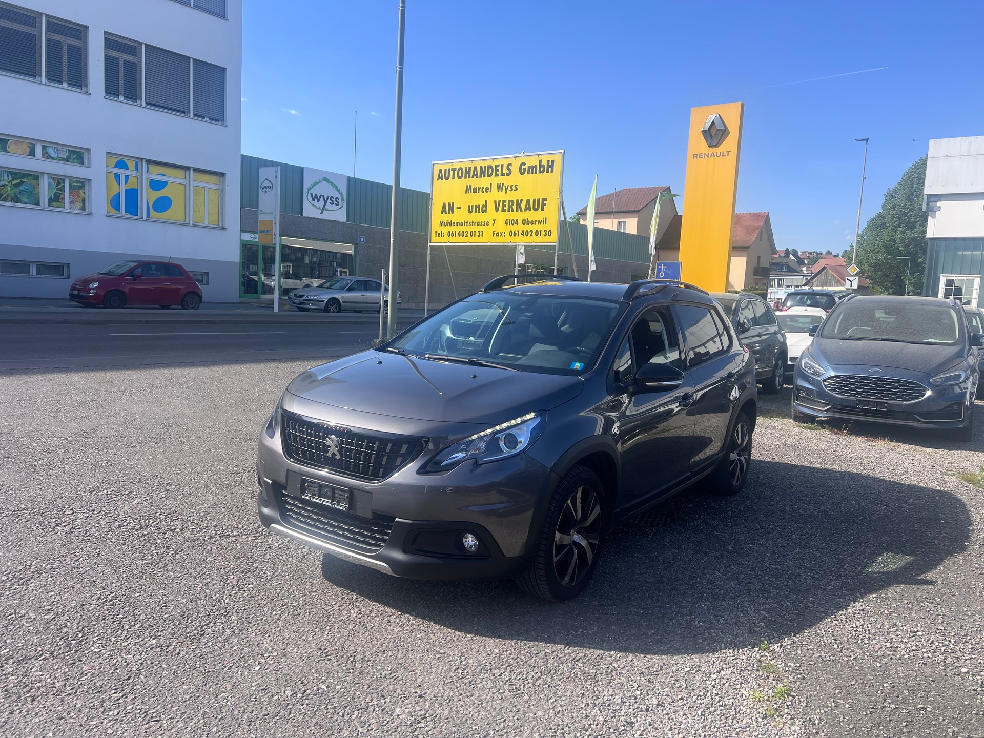PEUGEOT 2008 1.2 PureTech GT Line EAT6-showroom-element-1