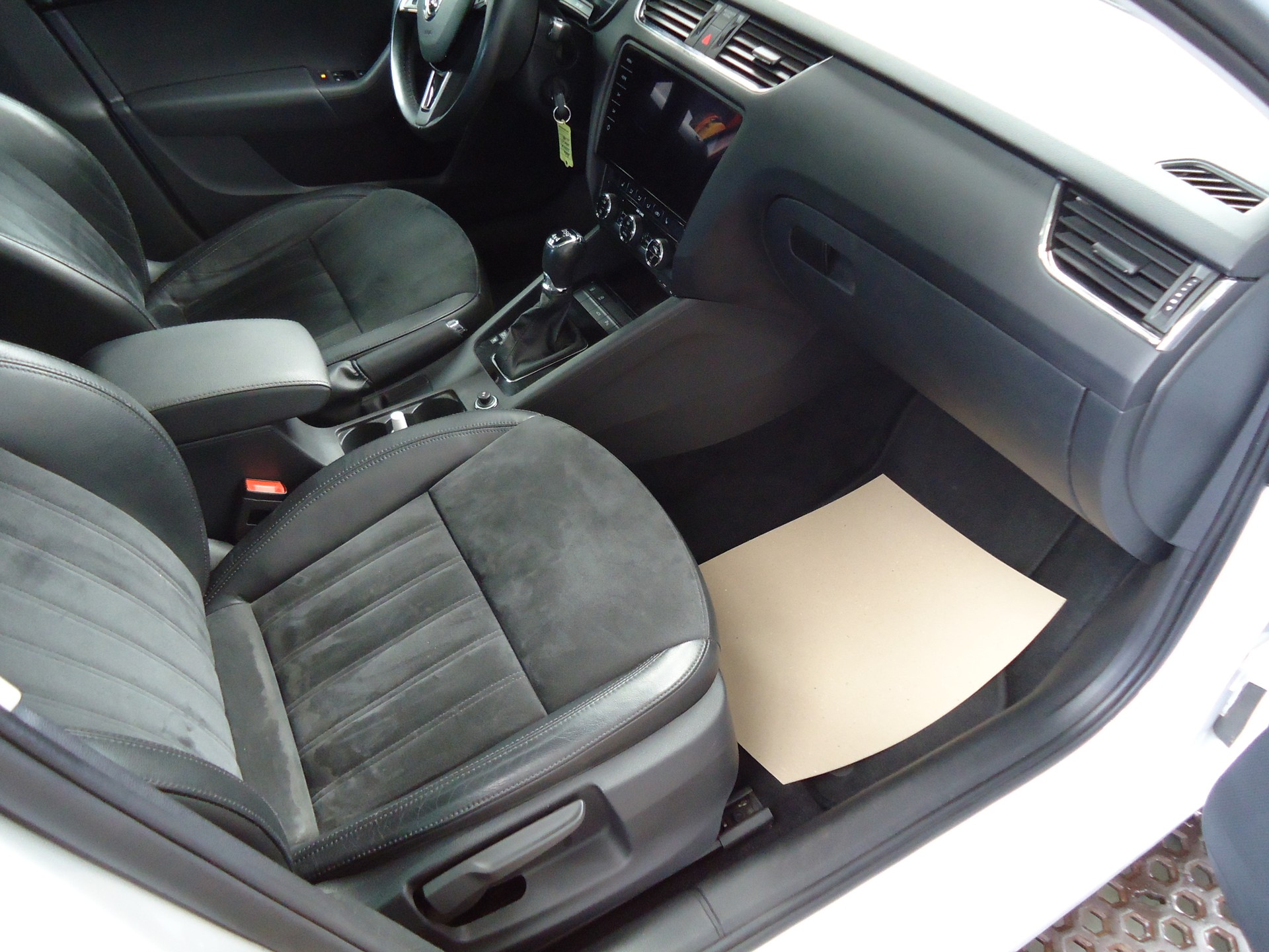 SKODA Octavia Combi 2.0 TDI RS Prag 4x4 DSG-image-5