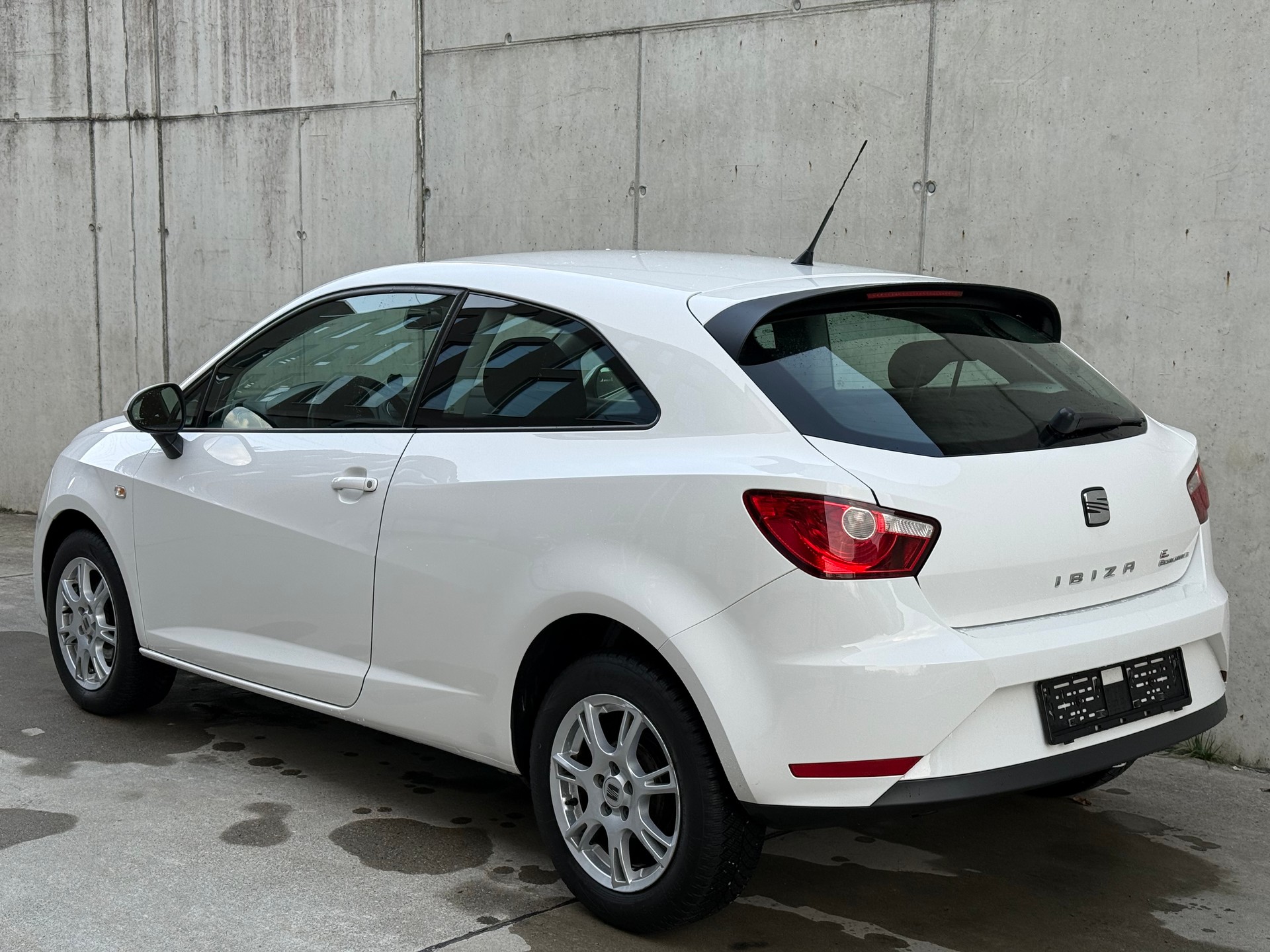 SEAT Ibiza SC 1.2 TDI Reference E_Eco-showroom-element-3