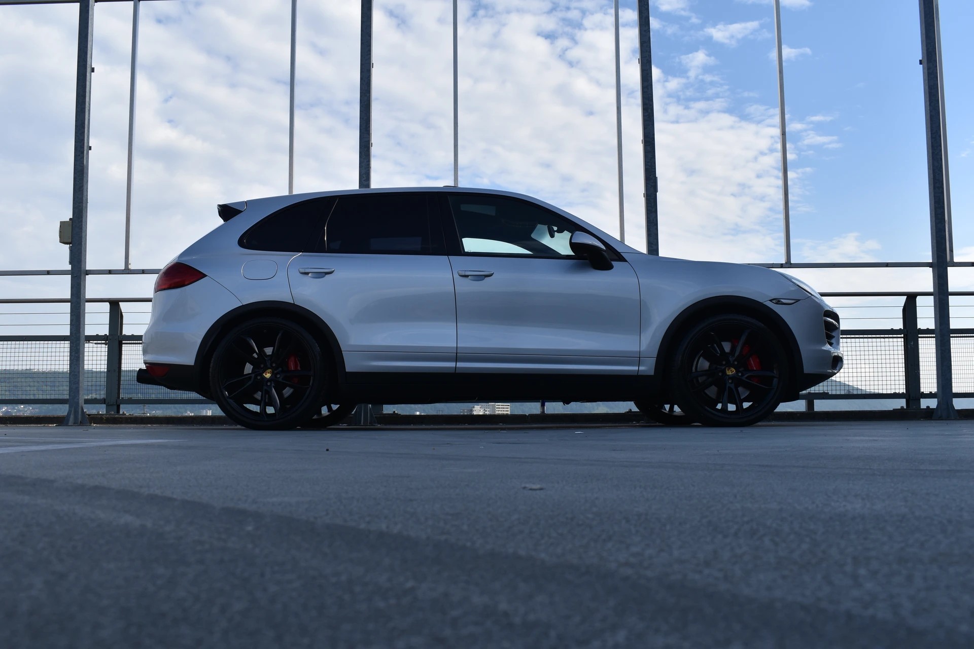 PORSCHE CAYENNE TURBO BLACK l 500 PS-showroom-element-2