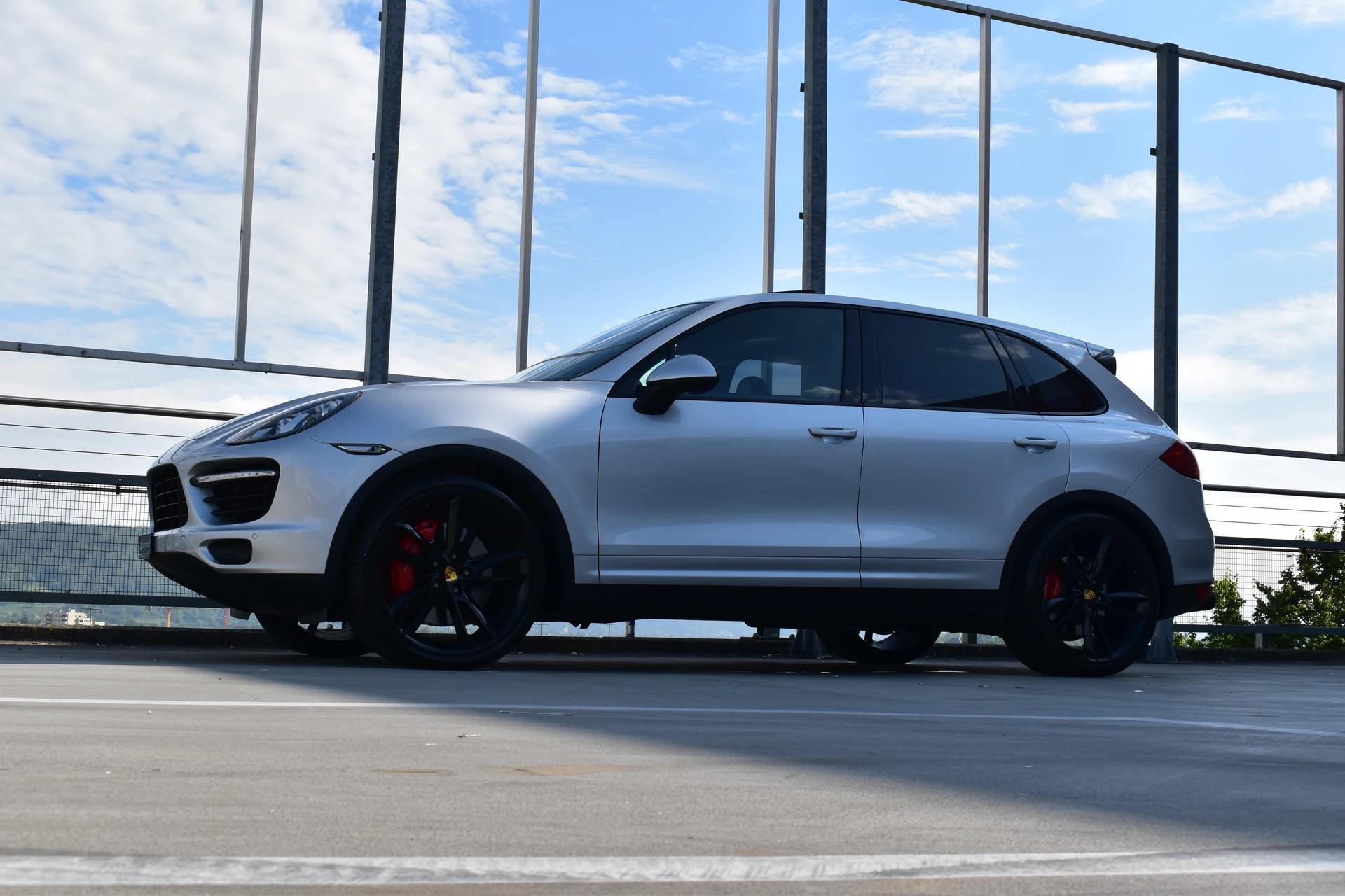 PORSCHE CAYENNE TURBO BLACK l 500 PS-image-13