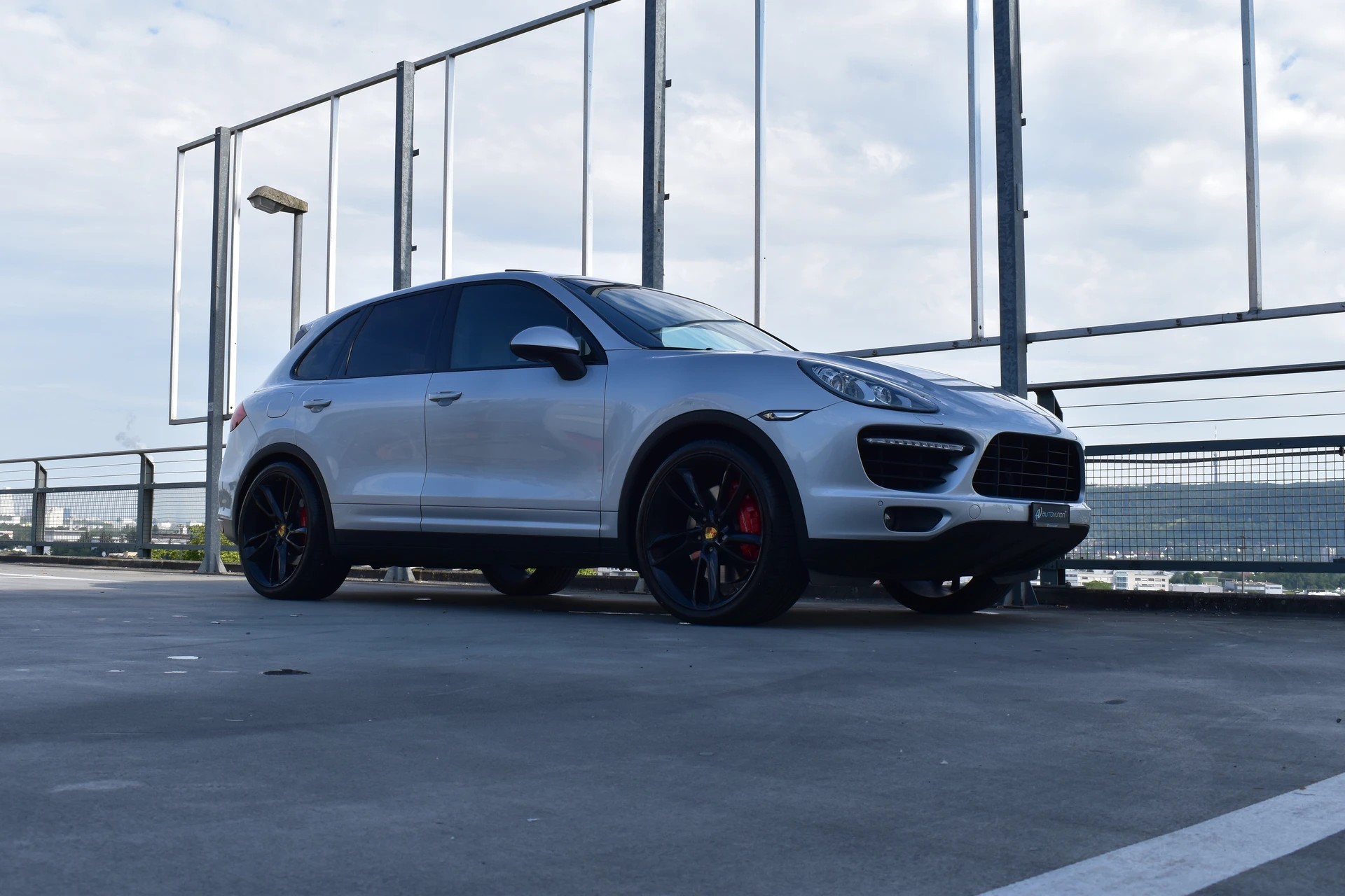 PORSCHE CAYENNE TURBO BLACK l 500 PS-image-14