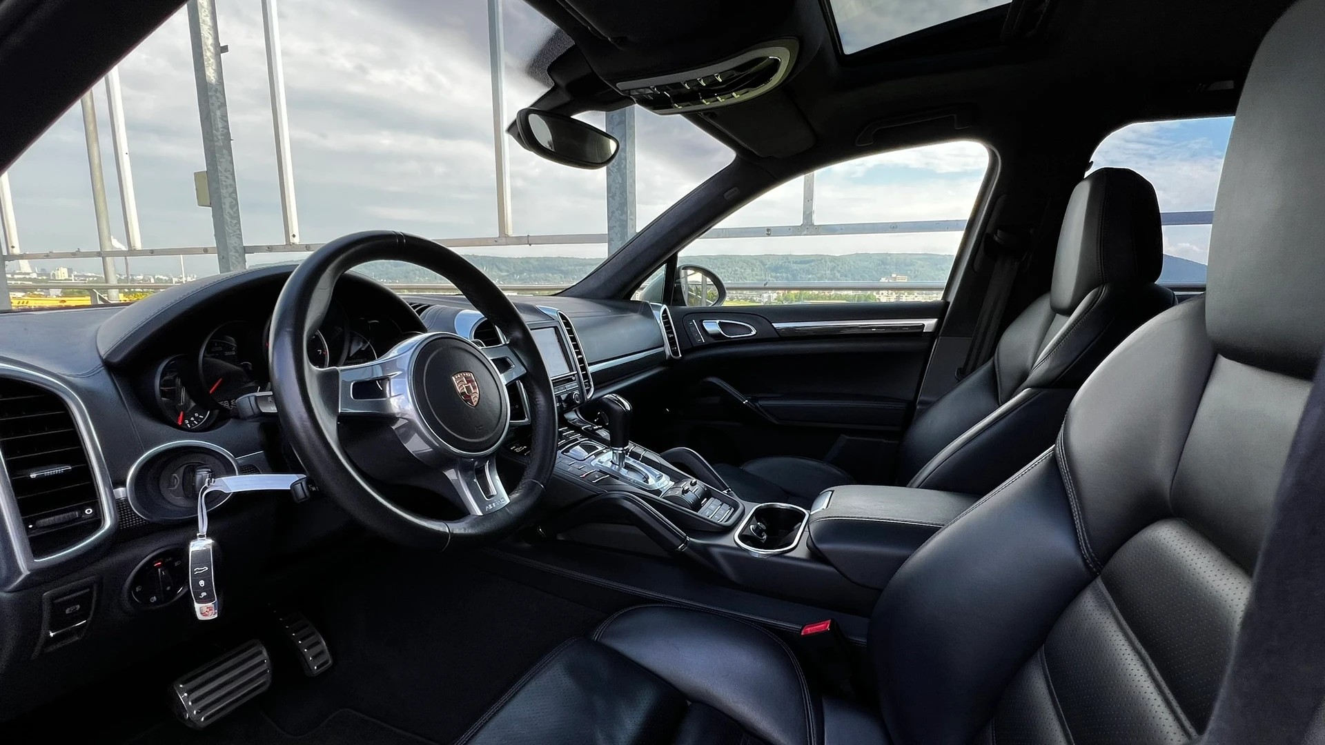 PORSCHE CAYENNE TURBO BLACK l 500 PS-image-26