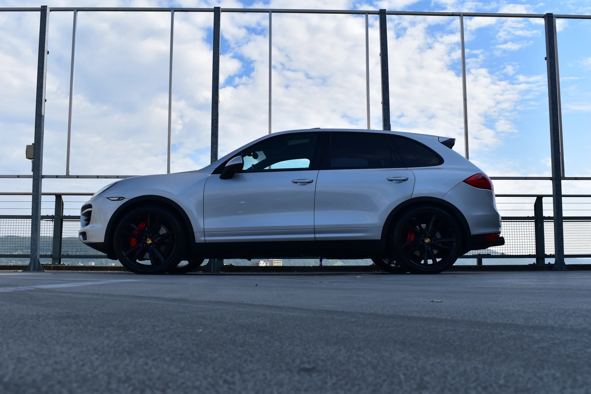 PORSCHE CAYENNE TURBO BLACK l 500 PS-image-7