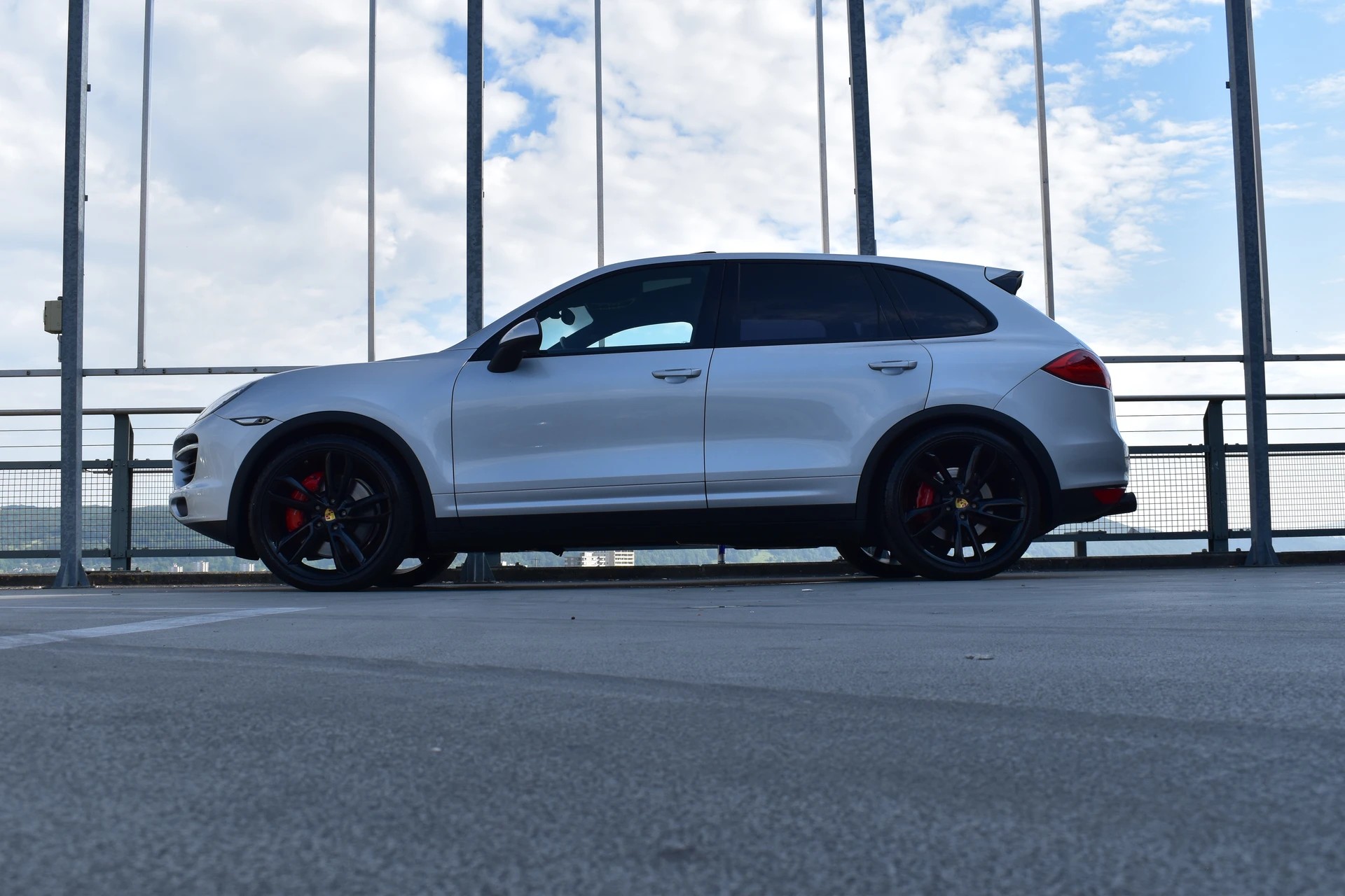 PORSCHE CAYENNE TURBO BLACK l 500 PS-showroom-element-1