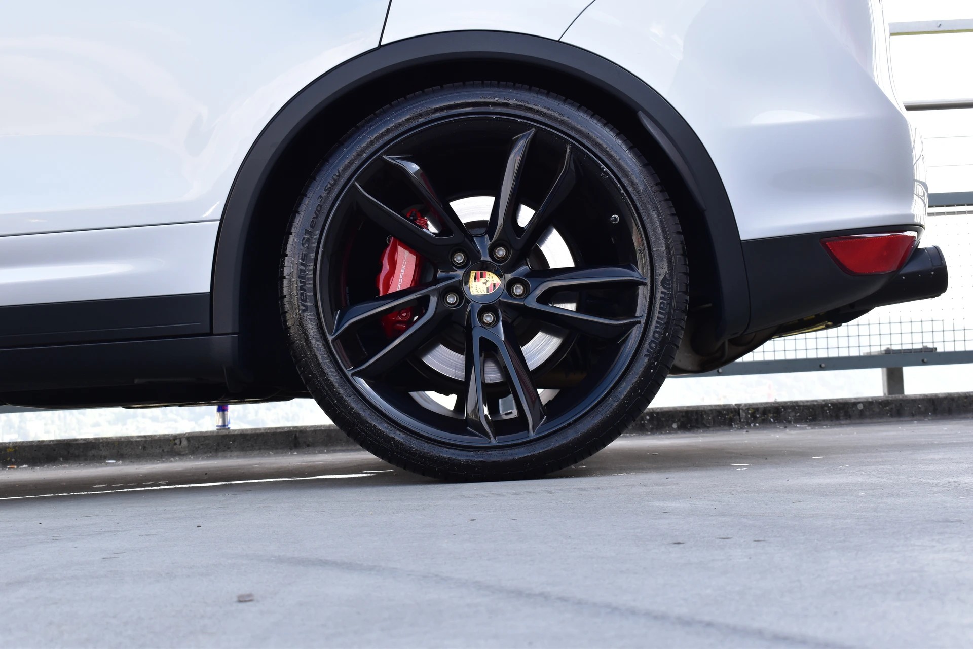 PORSCHE CAYENNE TURBO BLACK l 500 PS-image-20