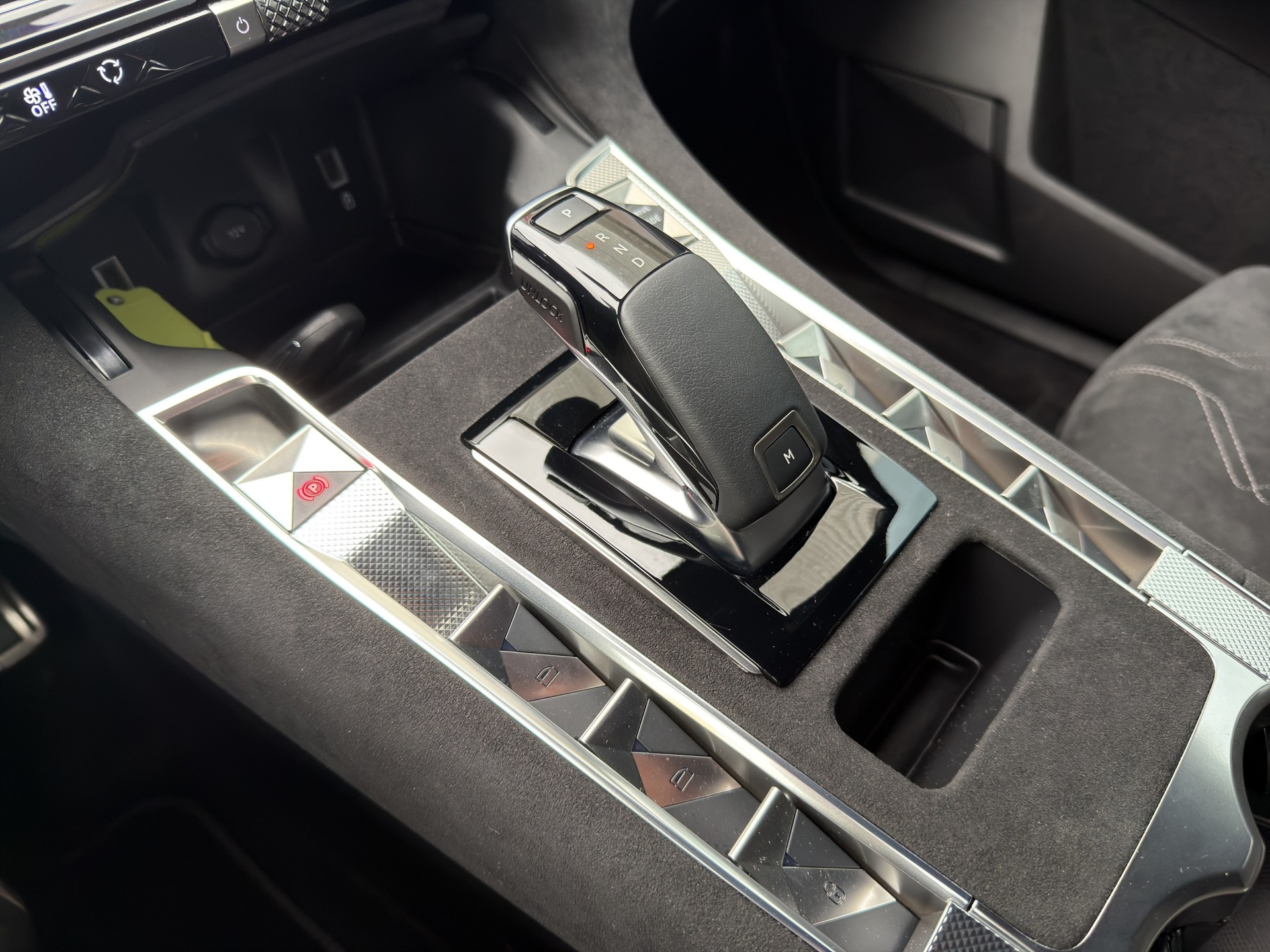 DS AUTOMOBILES DS7 1.5 BlueHDi Pallas-image-10