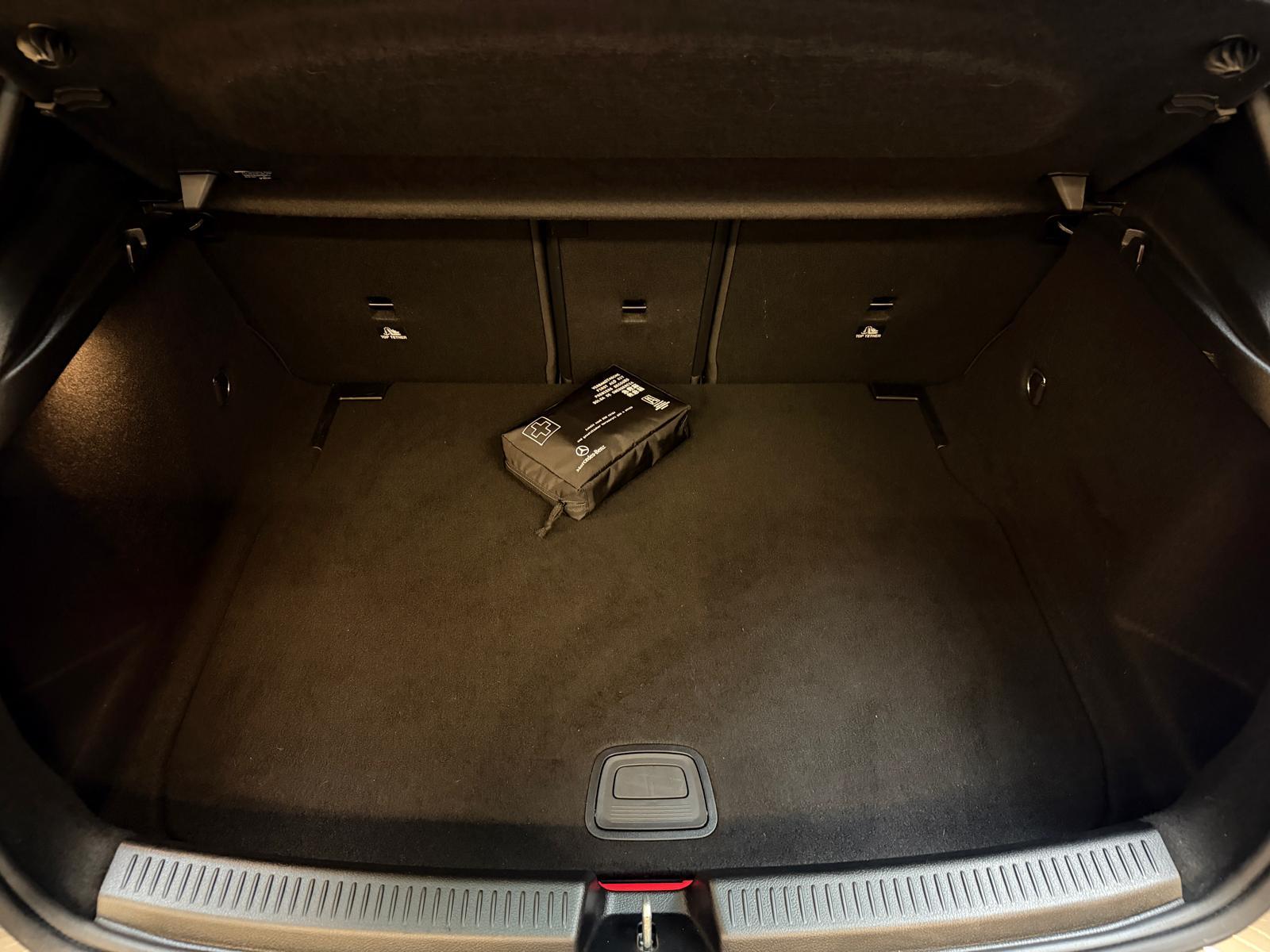 MERCEDES-BENZ A 35 AMG 4matic-image-20