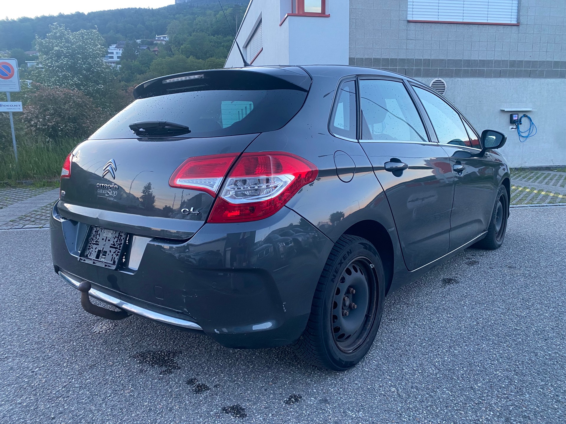 CITROEN C4 Berline 1.6 e-HDi Swiss Style EGS6-image-4