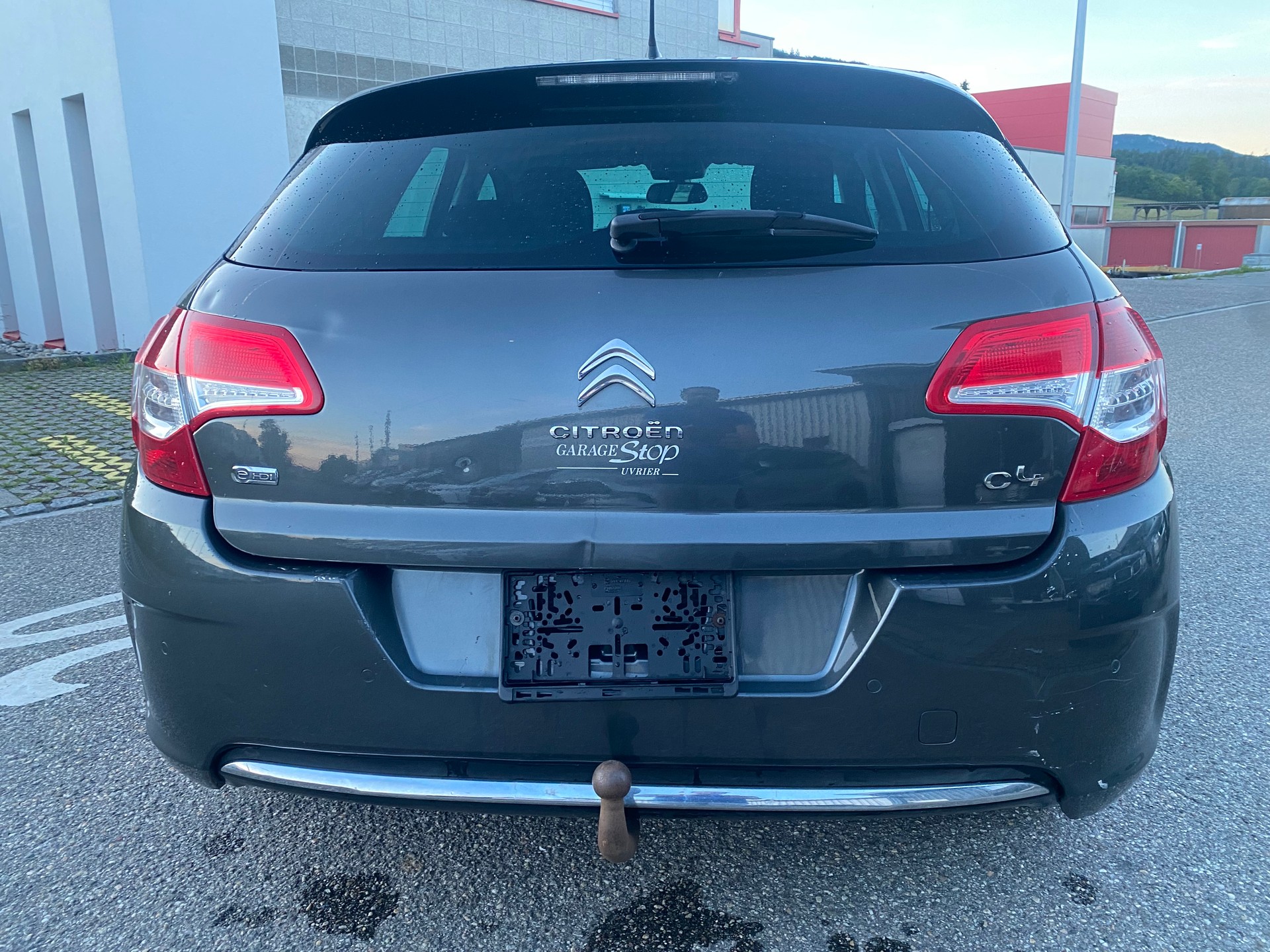 CITROEN C4 Berline 1.6 e-HDi Swiss Style EGS6-image-5