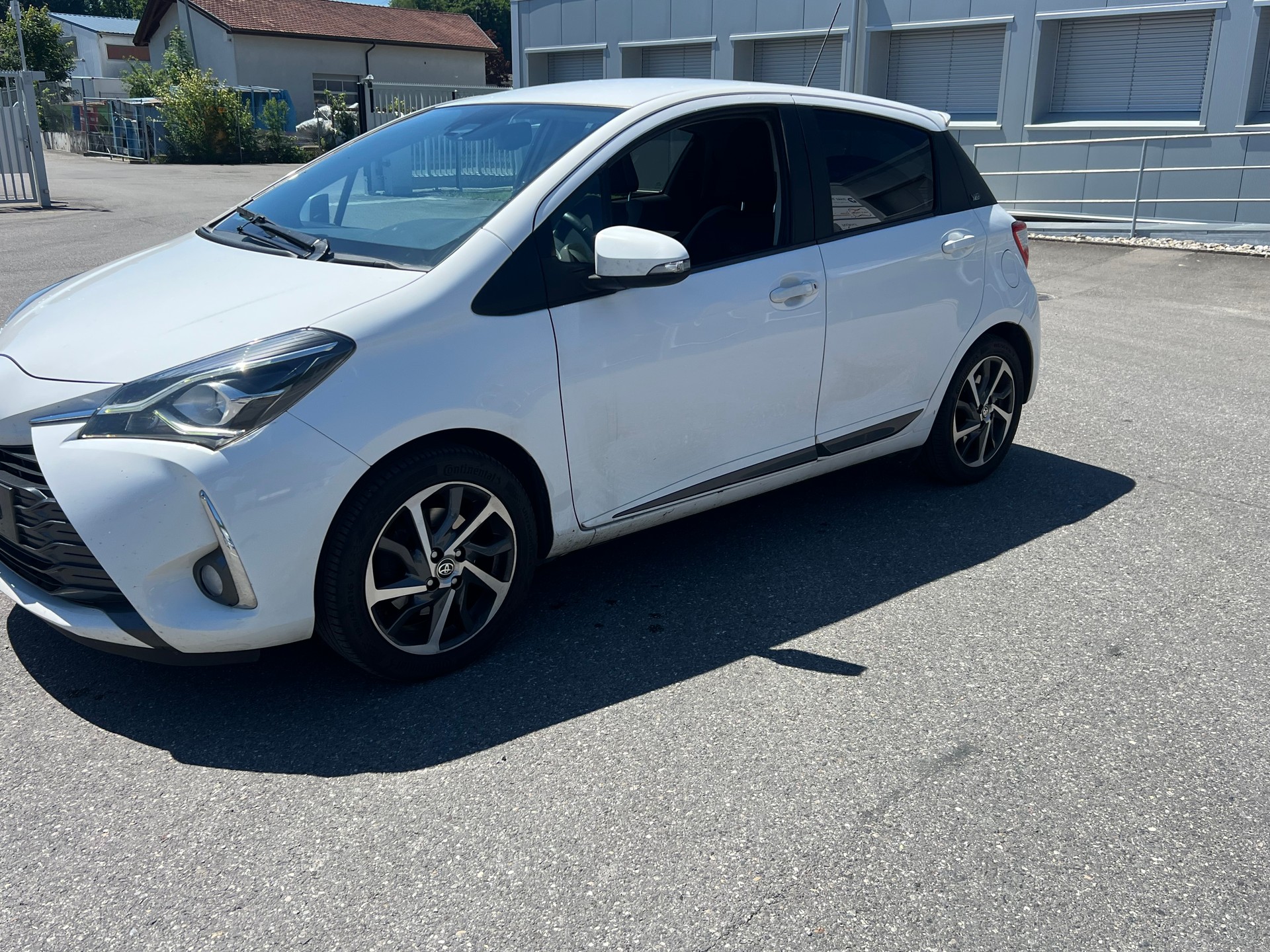 TOYOTA Yaris 1.5 Comfort-image-4