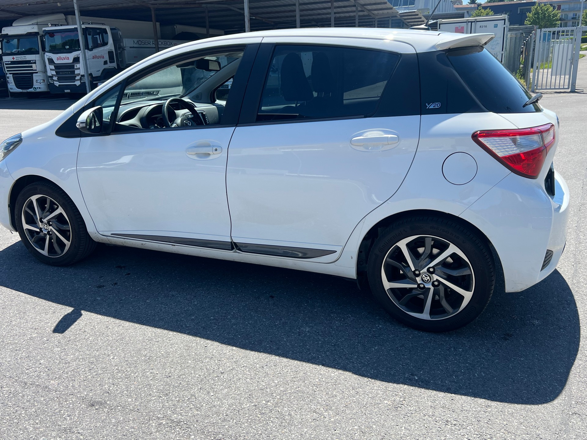 TOYOTA Yaris 1.5 Comfort-image-3