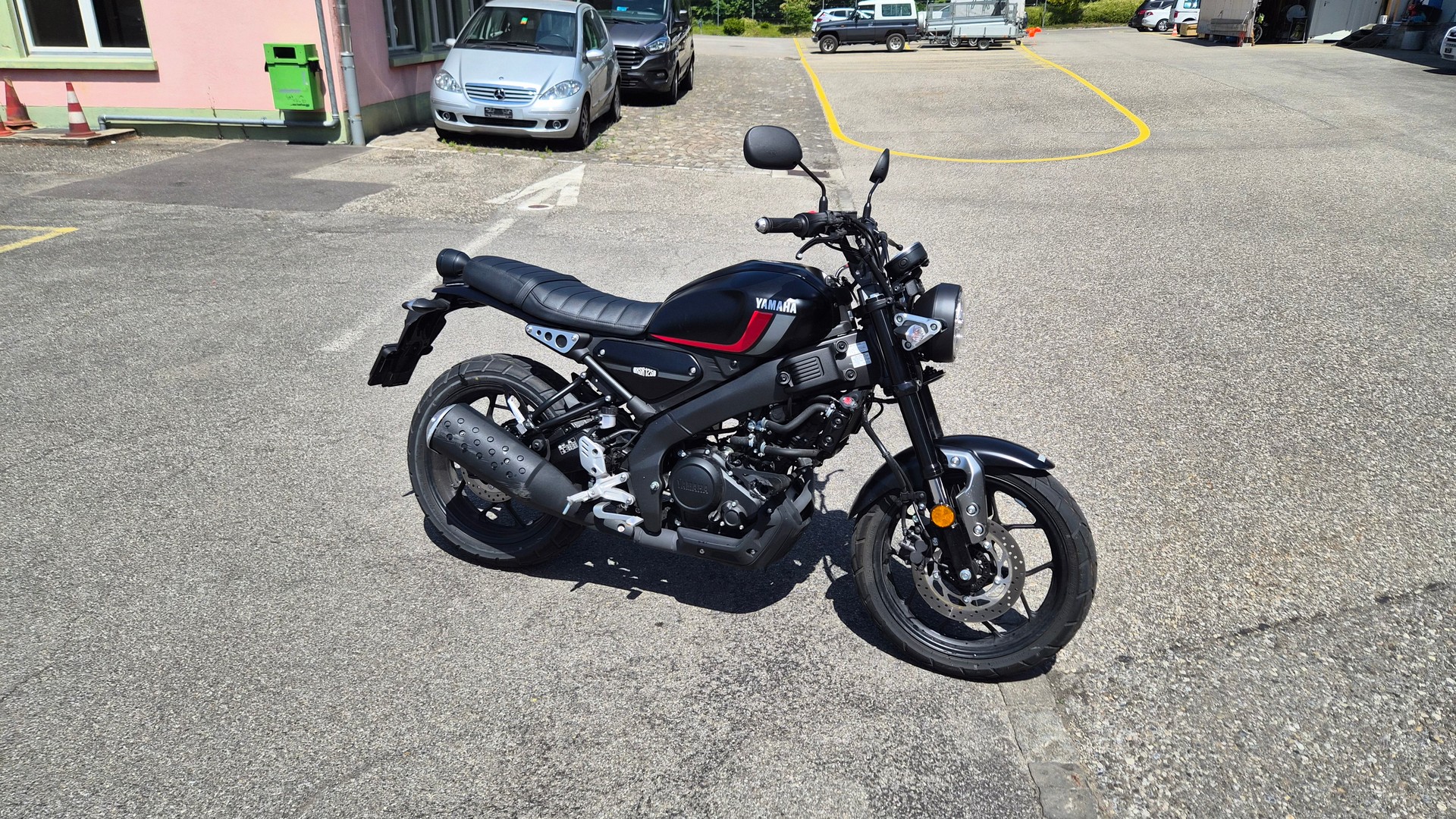 YAMAHA XSR 125-image-0