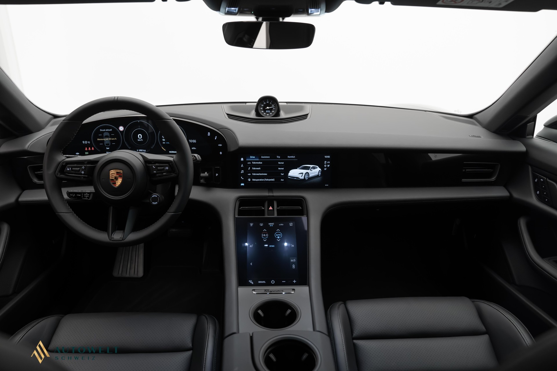 PORSCHE Taycan 4 Cross Turismo-image-8