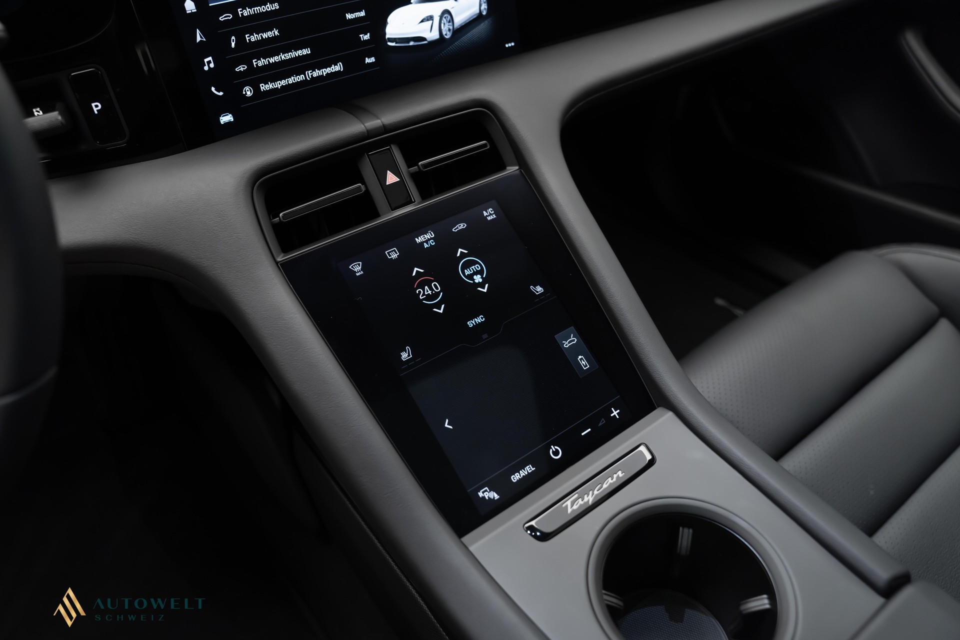 PORSCHE Taycan 4 Cross Turismo-image-12