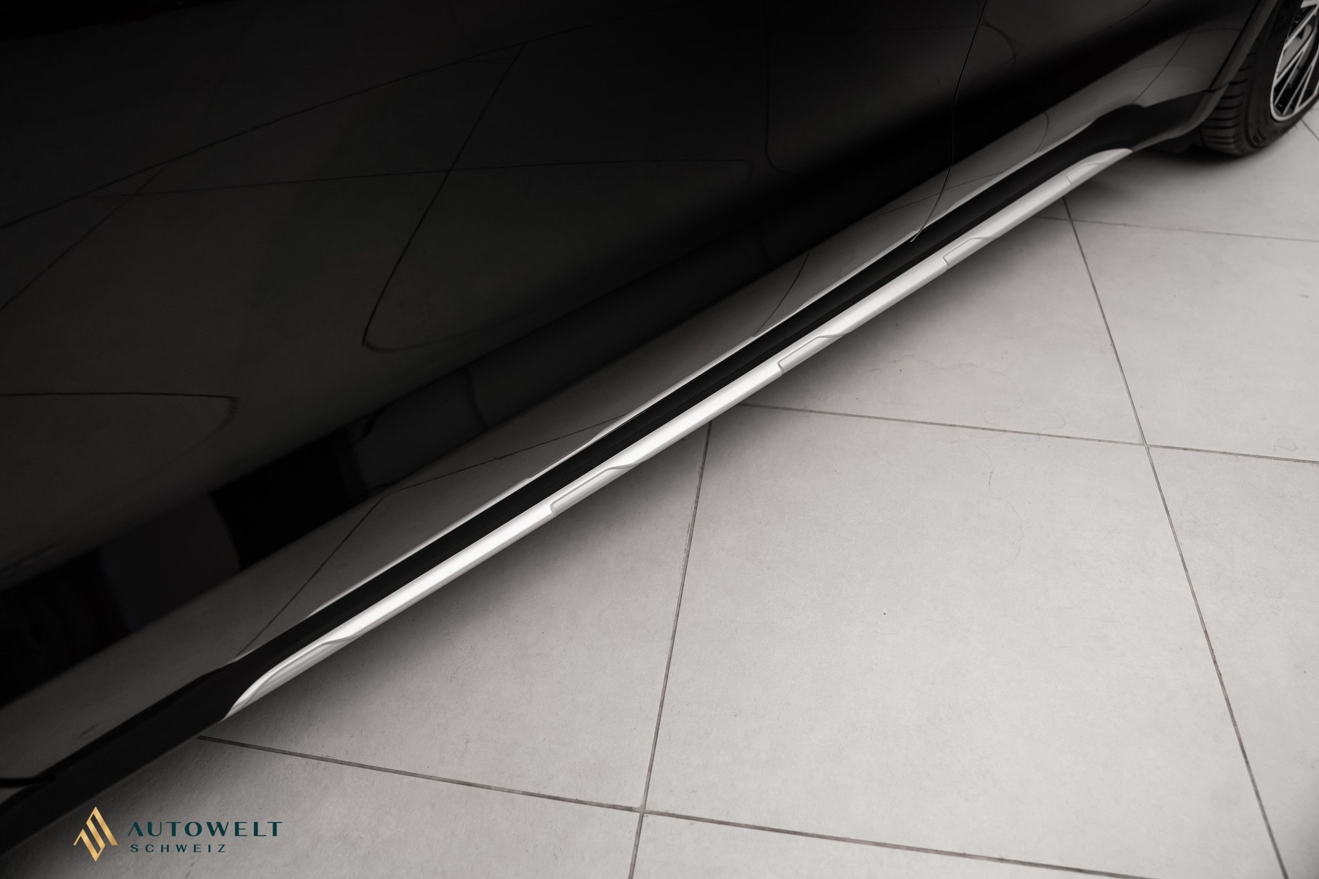PORSCHE Taycan 4 Cross Turismo-image-16