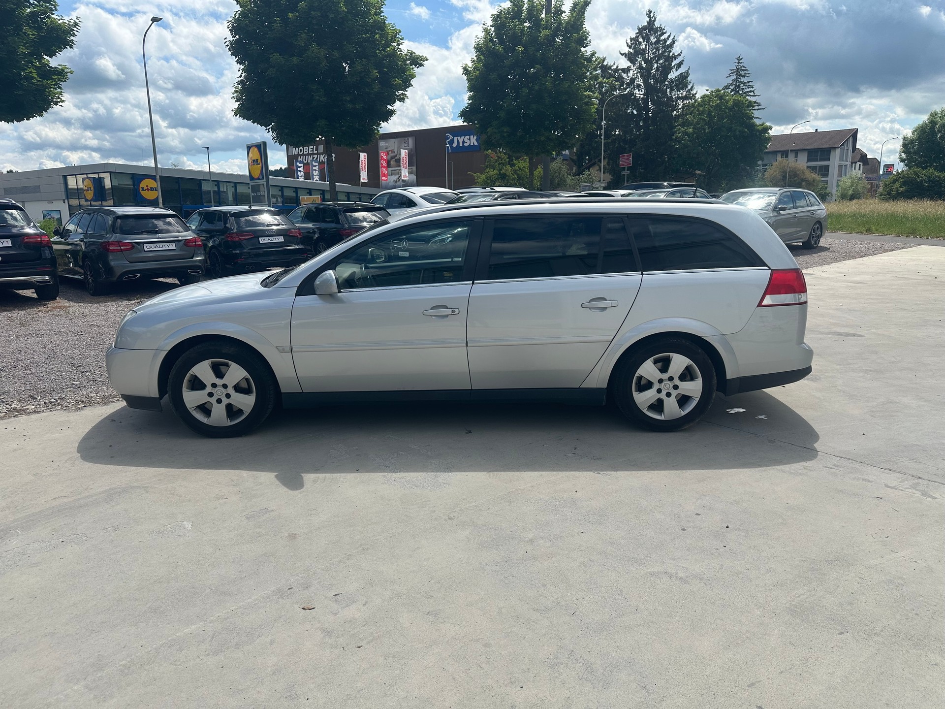 OPEL Vectra Caravan 3.2 Cosmo-image-1
