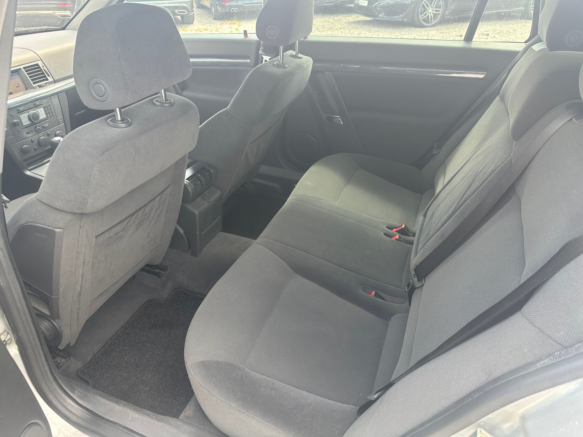 OPEL Vectra Caravan 3.2 Cosmo-image-11