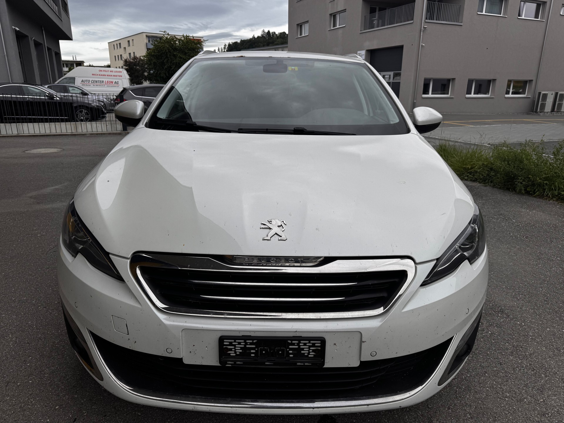 PEUGEOT 308 SW 2.0 BlueHDI Allure Automatic-image-1