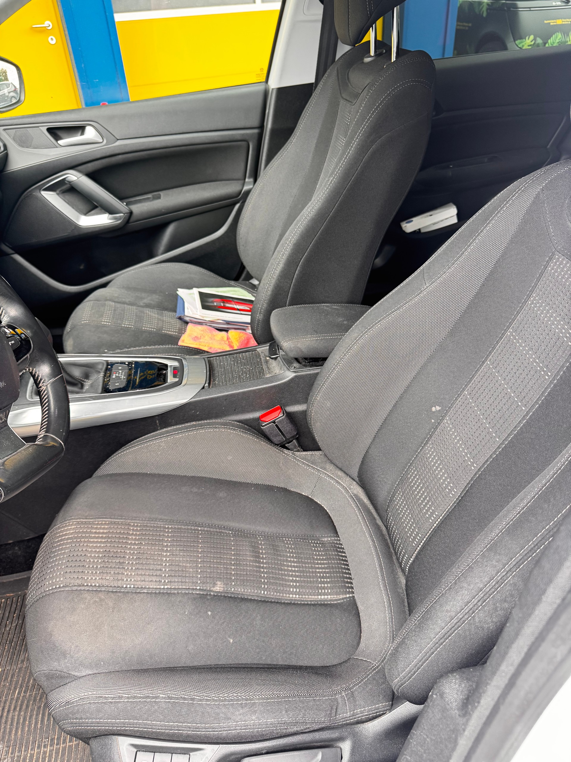 PEUGEOT 308 SW 2.0 BlueHDI Allure Automatic-image-9