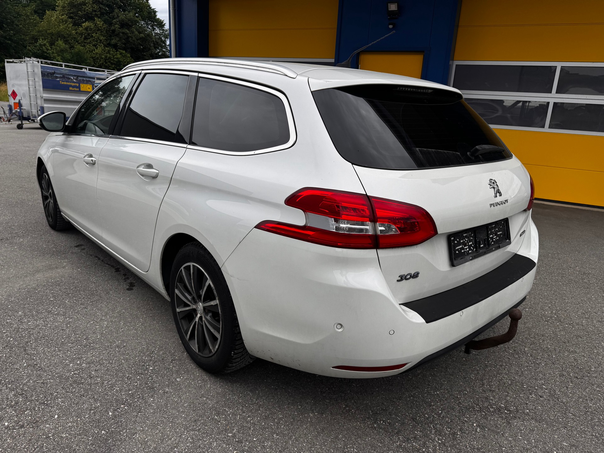 PEUGEOT 308 SW 2.0 BlueHDI Allure Automatic-image-7