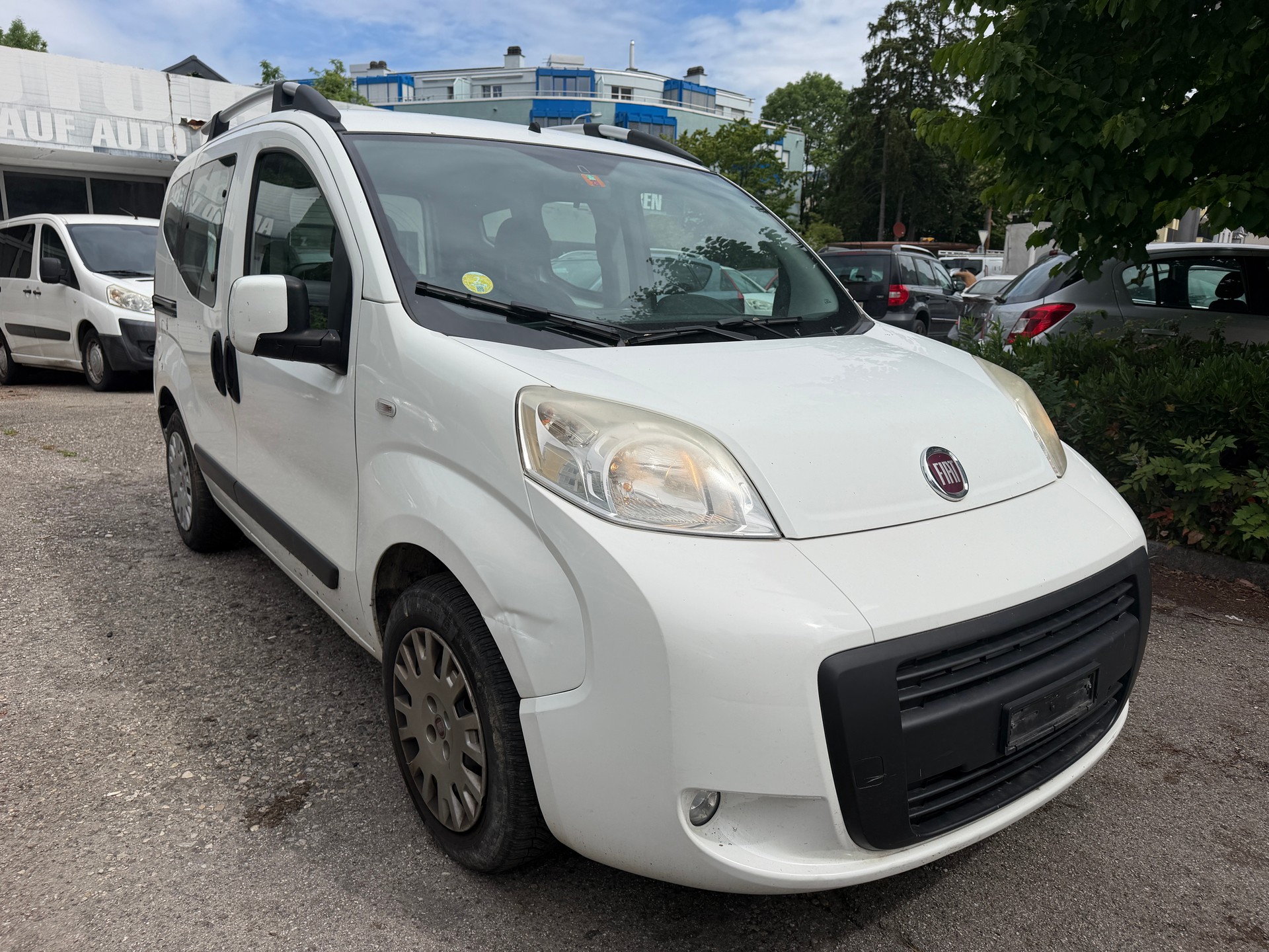 FIAT Qubo 1.3 JTD Trekking-image-2