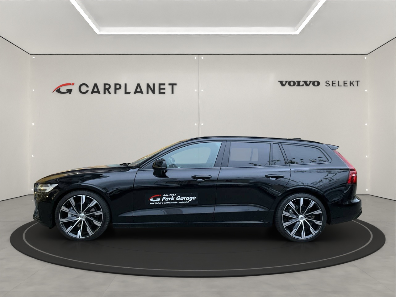 VOLVO V60 2.0 B4 Ultimate Dark-showroom-element-2