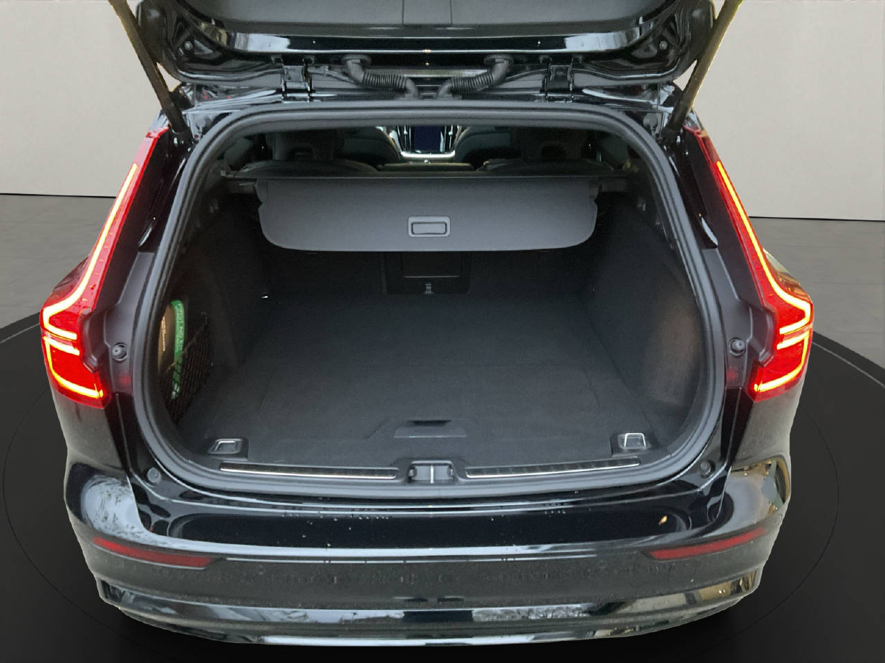 VOLVO V60 2.0 B4 Ultimate Dark-image-8