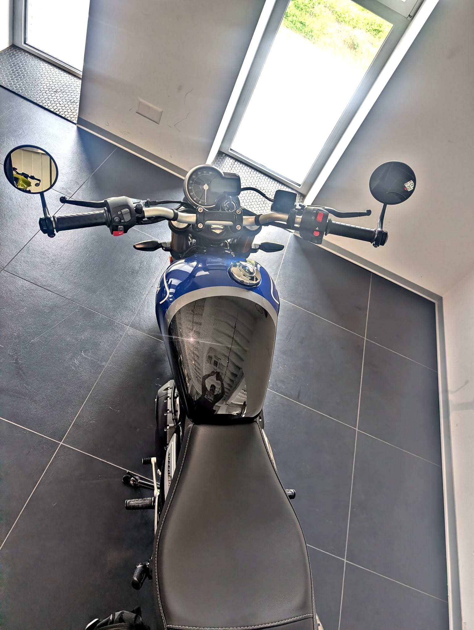 TRIUMPH Speed 400-image-6