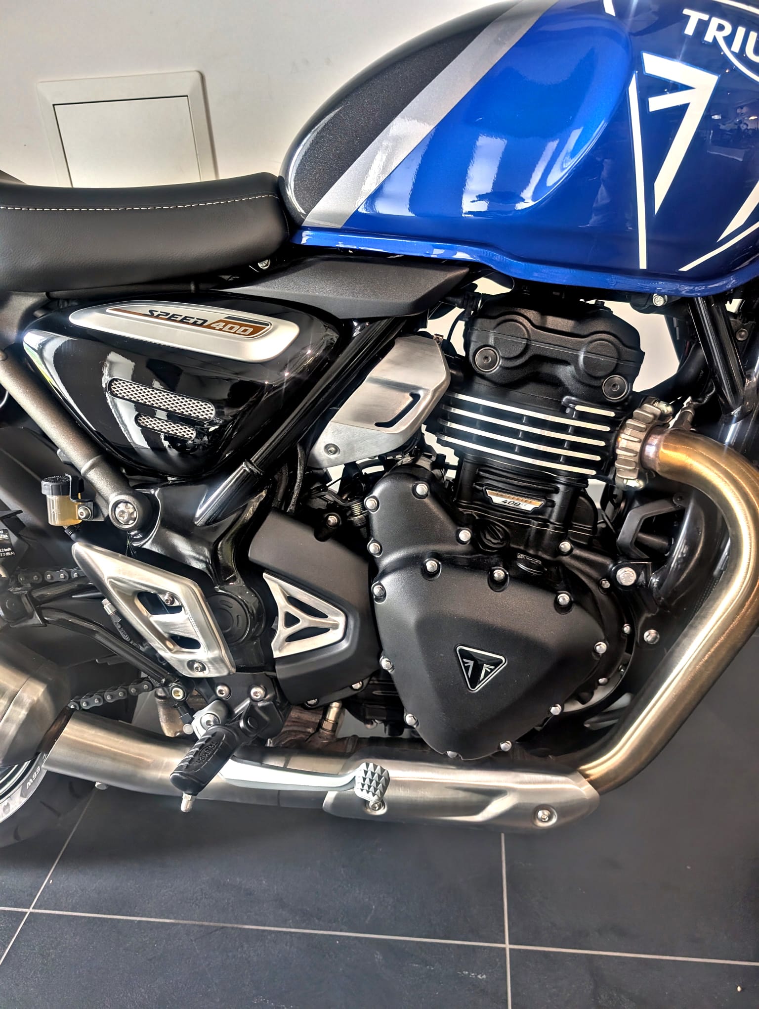 TRIUMPH Speed 400-image-9
