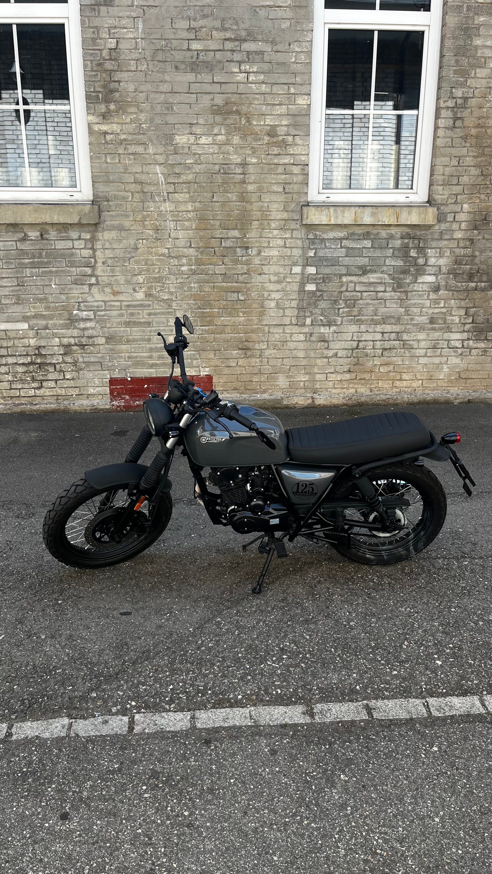 BRIXTON Cromwell 125 CBS-image-1