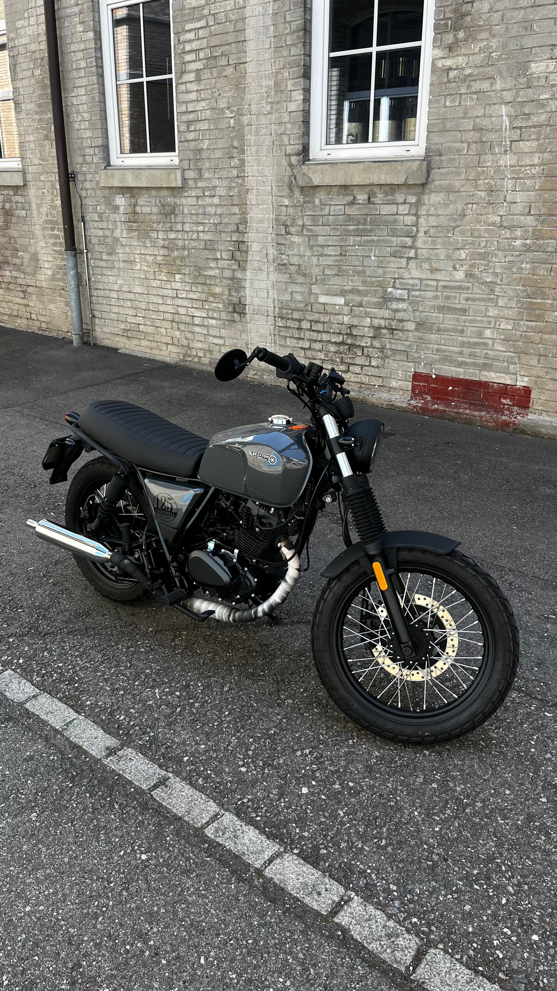 BRIXTON Cromwell 125 CBS-image-5