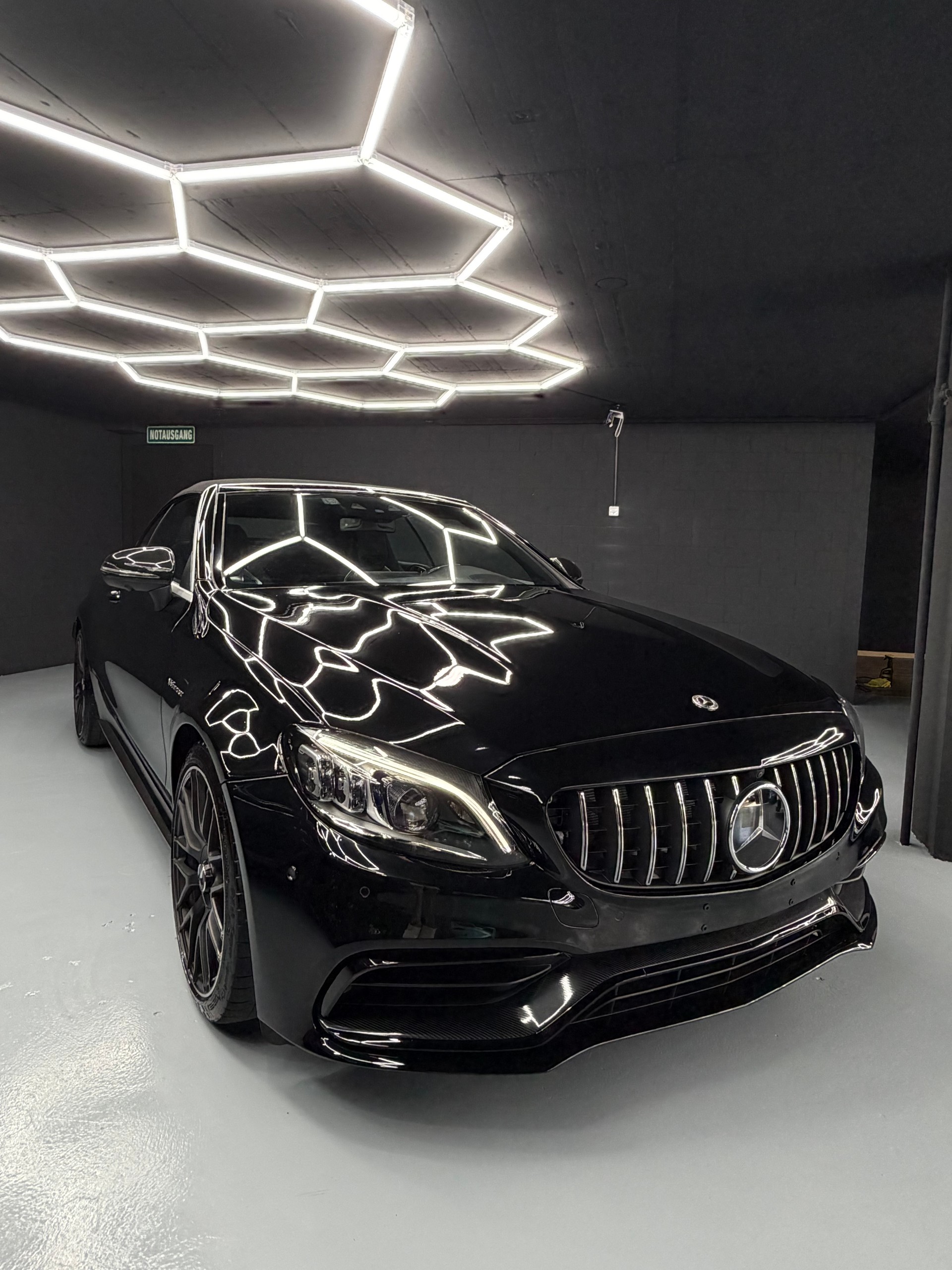 MERCEDES-BENZ C 63 S AMG Premium + 9G-tronic-image-11