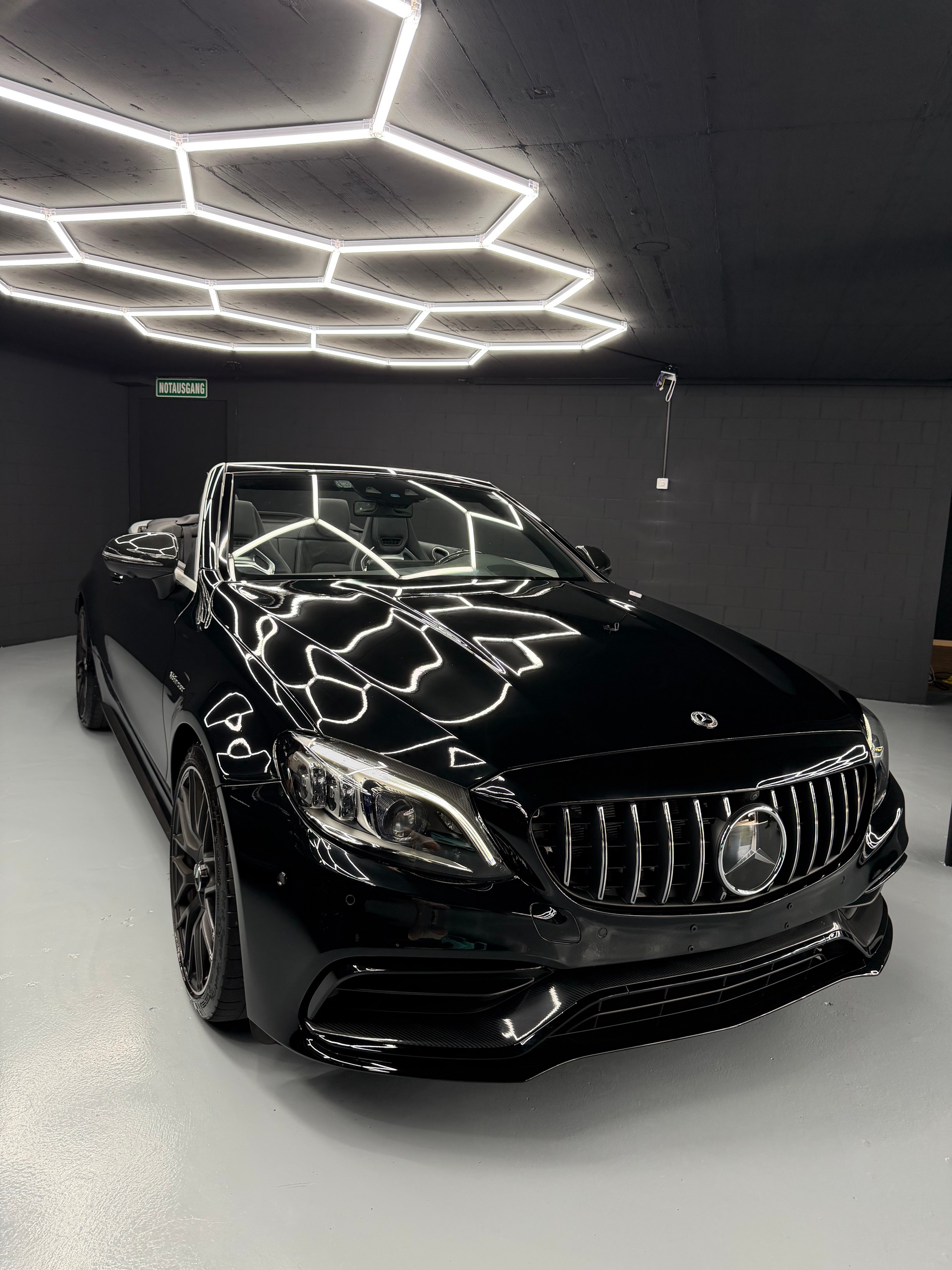 MERCEDES-BENZ C 63 S AMG Premium + 9G-tronic-showroom-element-1