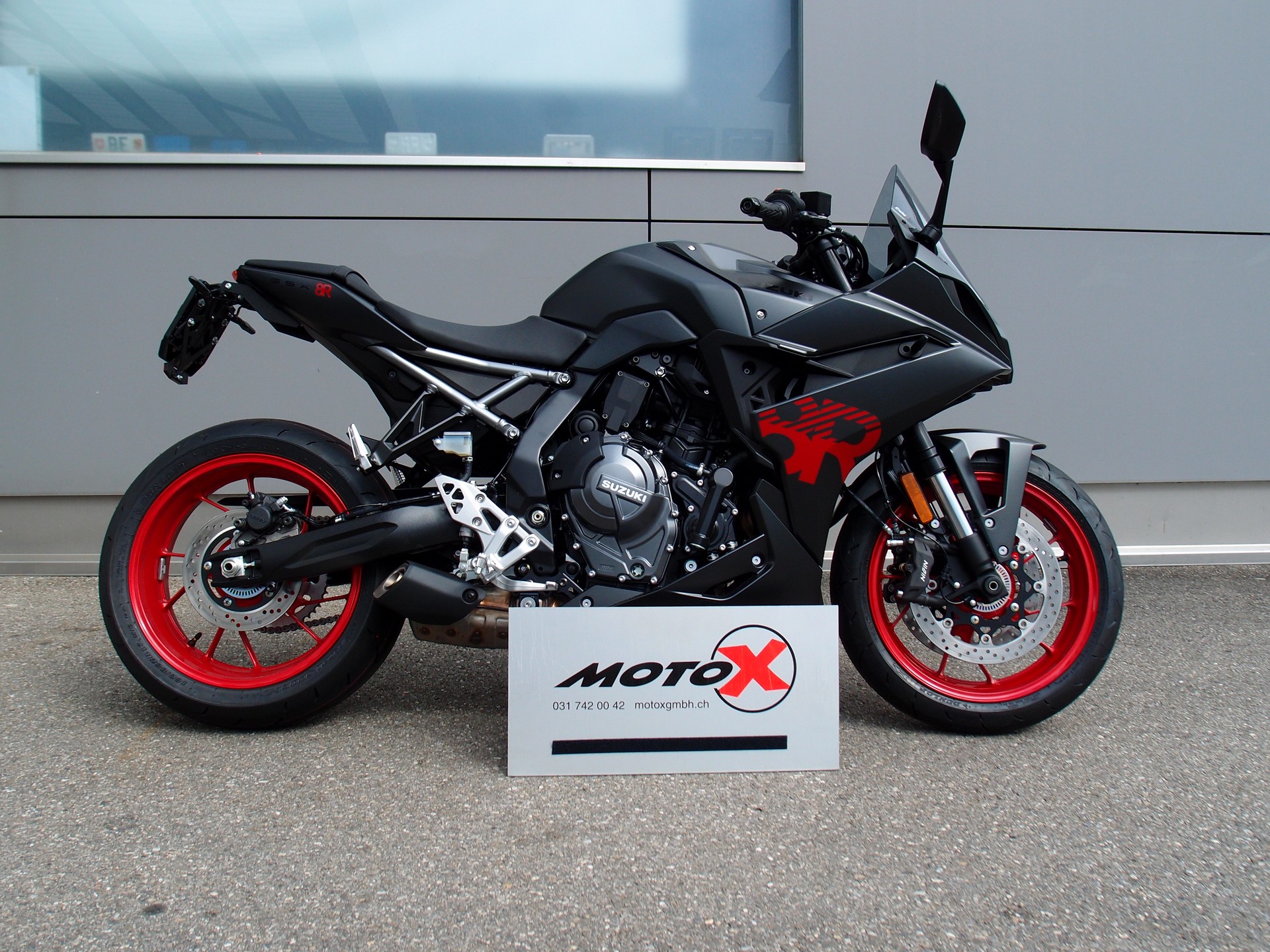SUZUKI GSX-8R-image-0