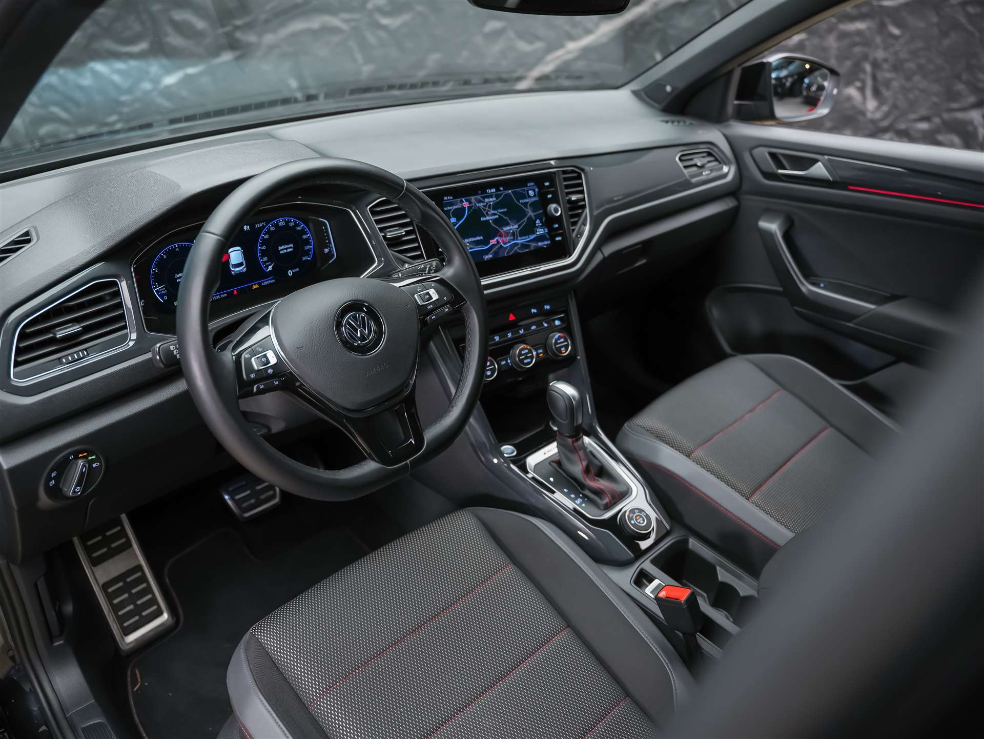 VW T-Roc 2.0 TSI Sport DSG 4Motion *Abstandsregler*Sitzheizung*Lenkradheizung*-image-8