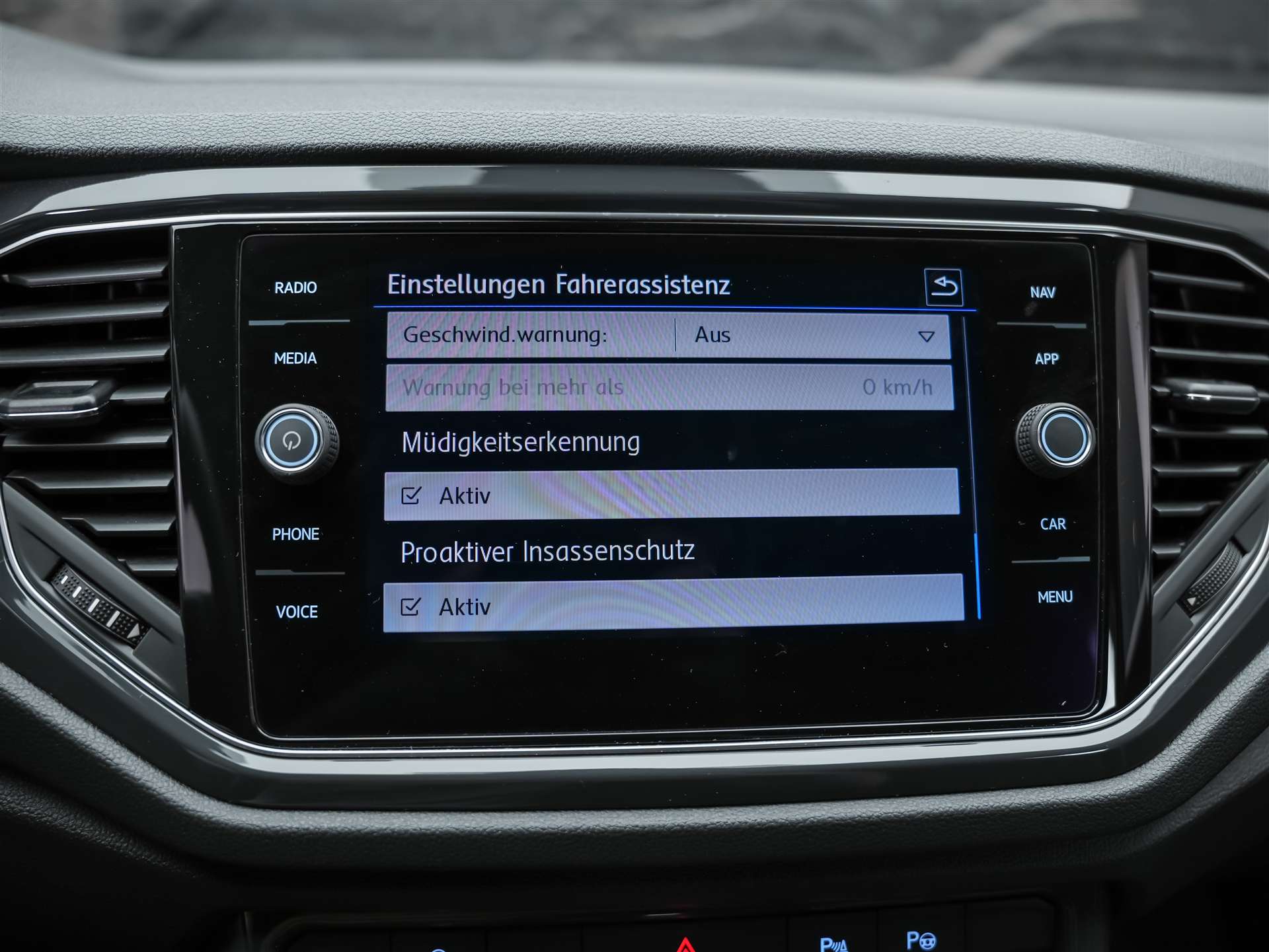 VW T-Roc 2.0 TSI Sport DSG 4Motion *Abstandsregler*Sitzheizung*Lenkradheizung*-image-34
