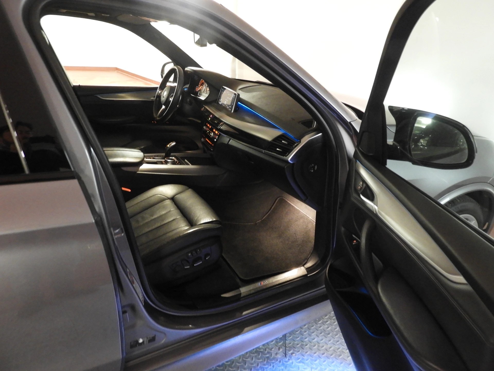 BMW X5 xDrive 40d Steptronic M Sport-image-10