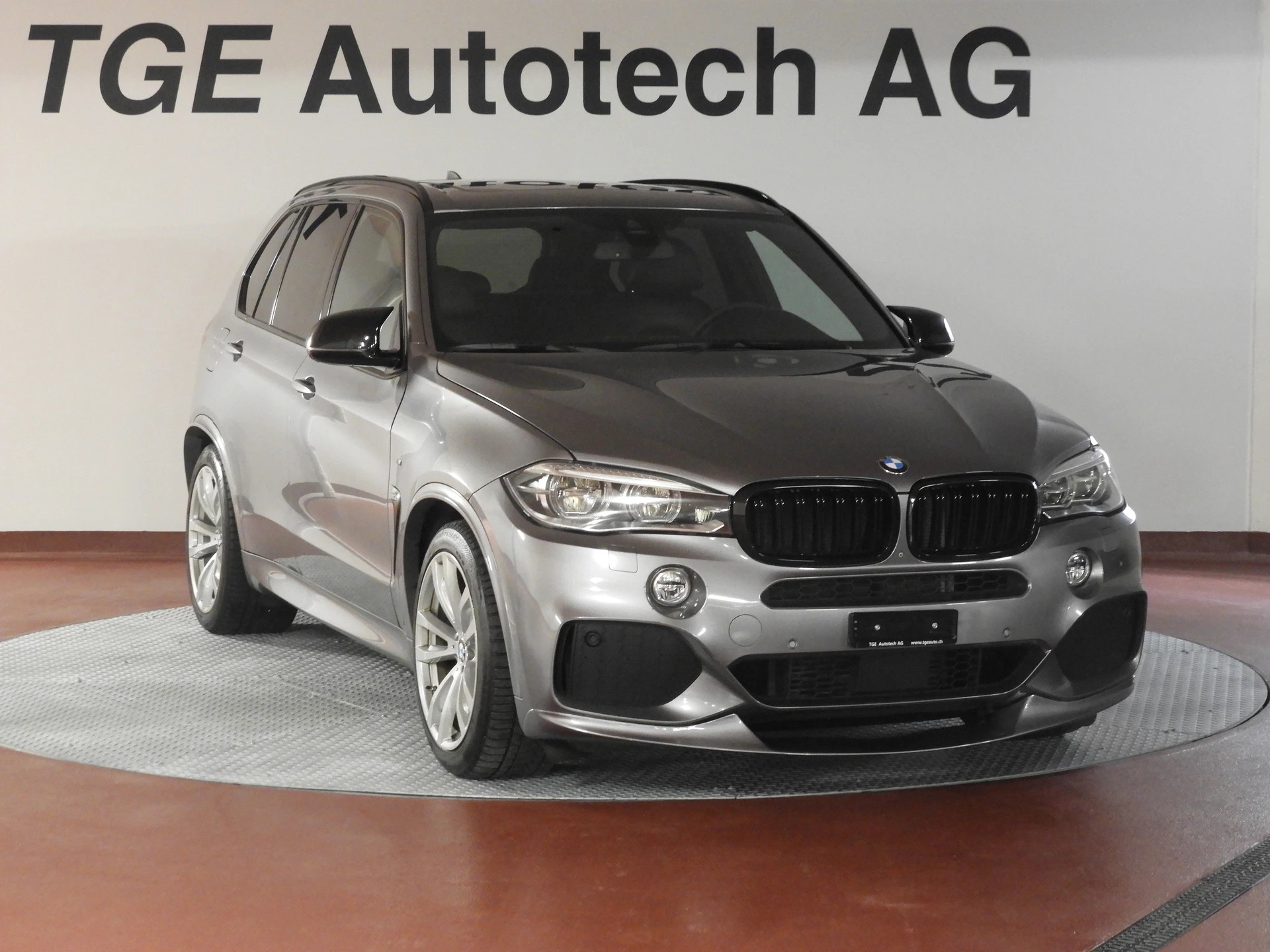 BMW X5 xDrive 40d Steptronic M Sport-showroom-element-1