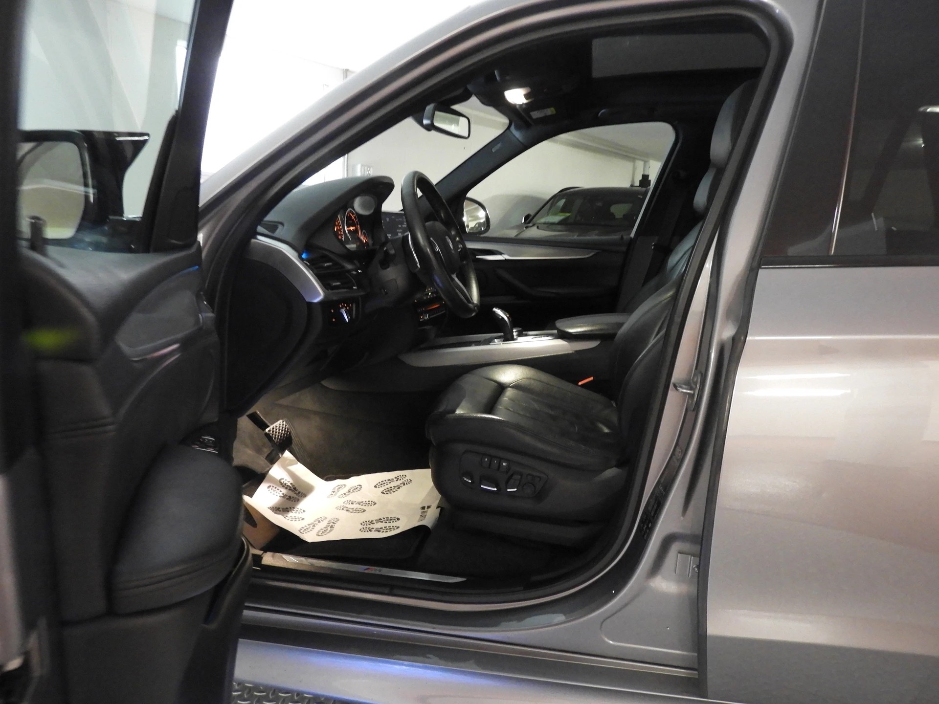 BMW X5 xDrive 40d Steptronic M Sport-image-5