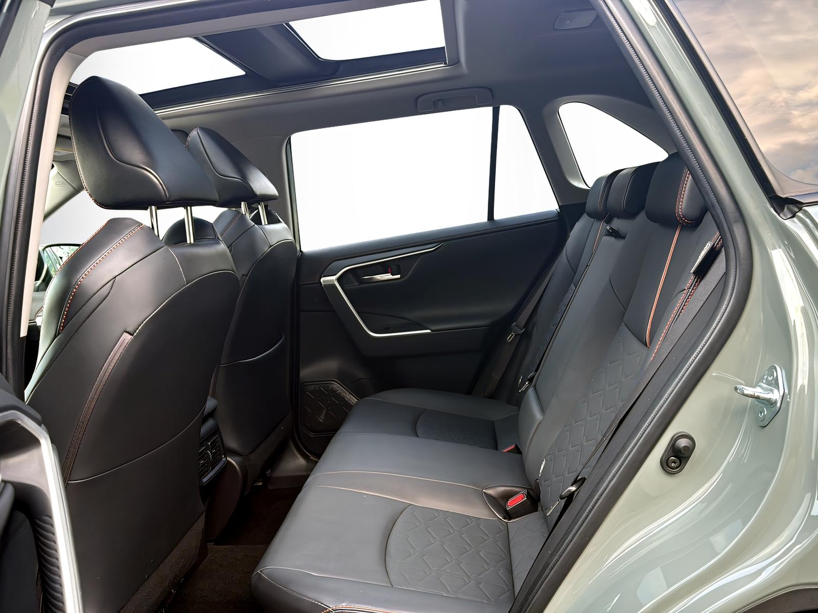 TOYOTA RAV4 2.5 HEV Adventure-image-11