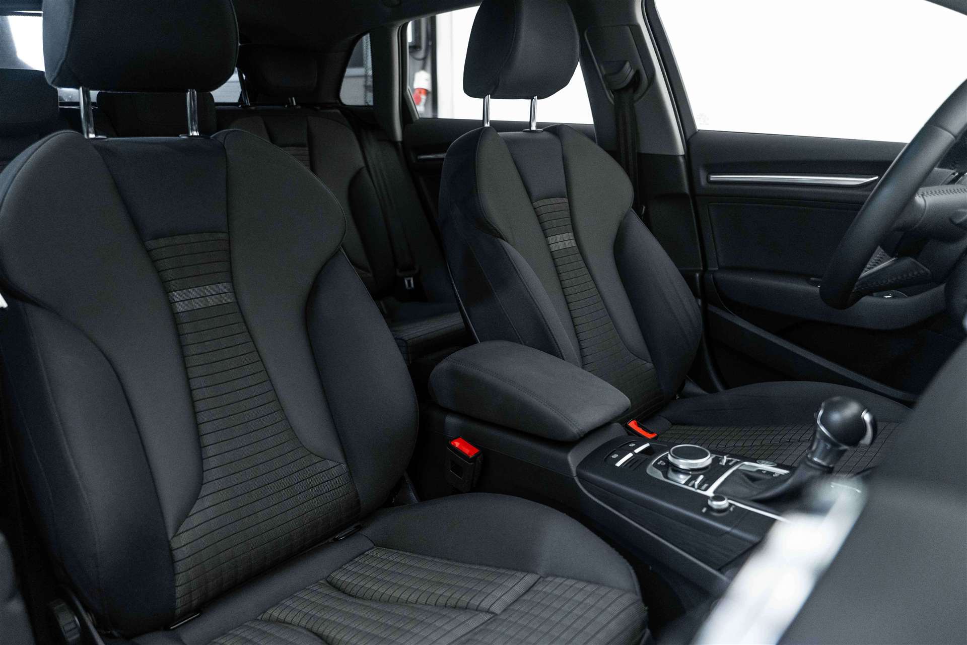 AUDI A3 Sportback 40 TFSI Sport quattro S-tronic-image-9