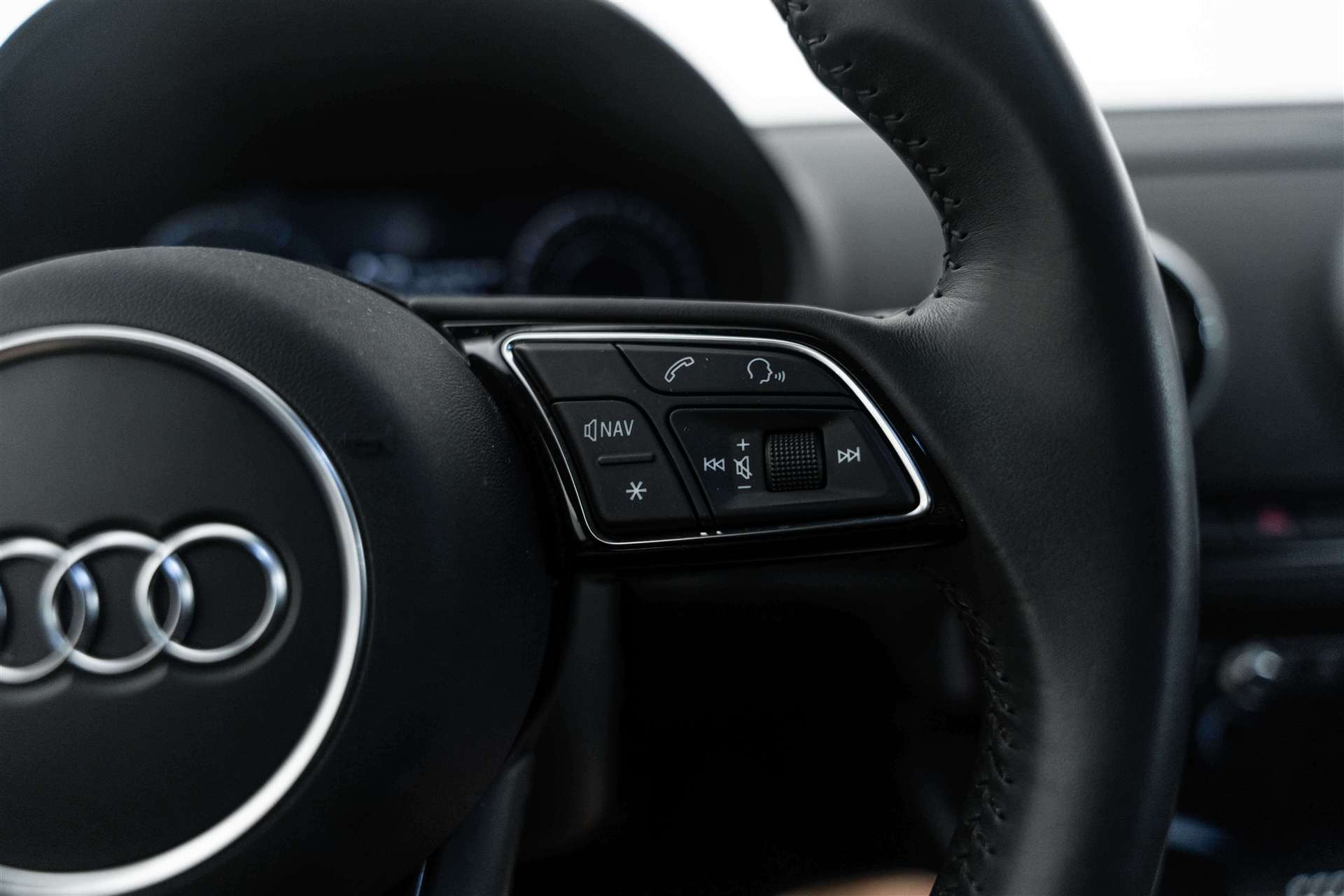 AUDI A3 Sportback 40 TFSI Sport quattro S-tronic-image-14