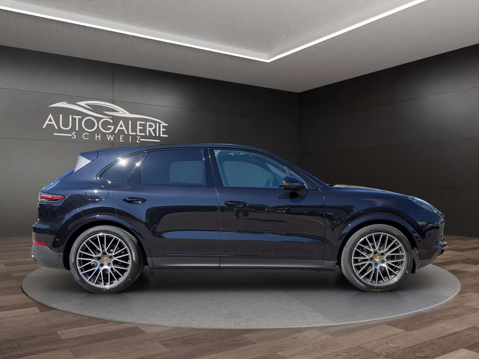 PORSCHE Cayenne Platinum Edition | CH Swiss Package | Porsche Approved bis 06/2027 | Luftfederung | Komfortsitze | 21" |-image-5