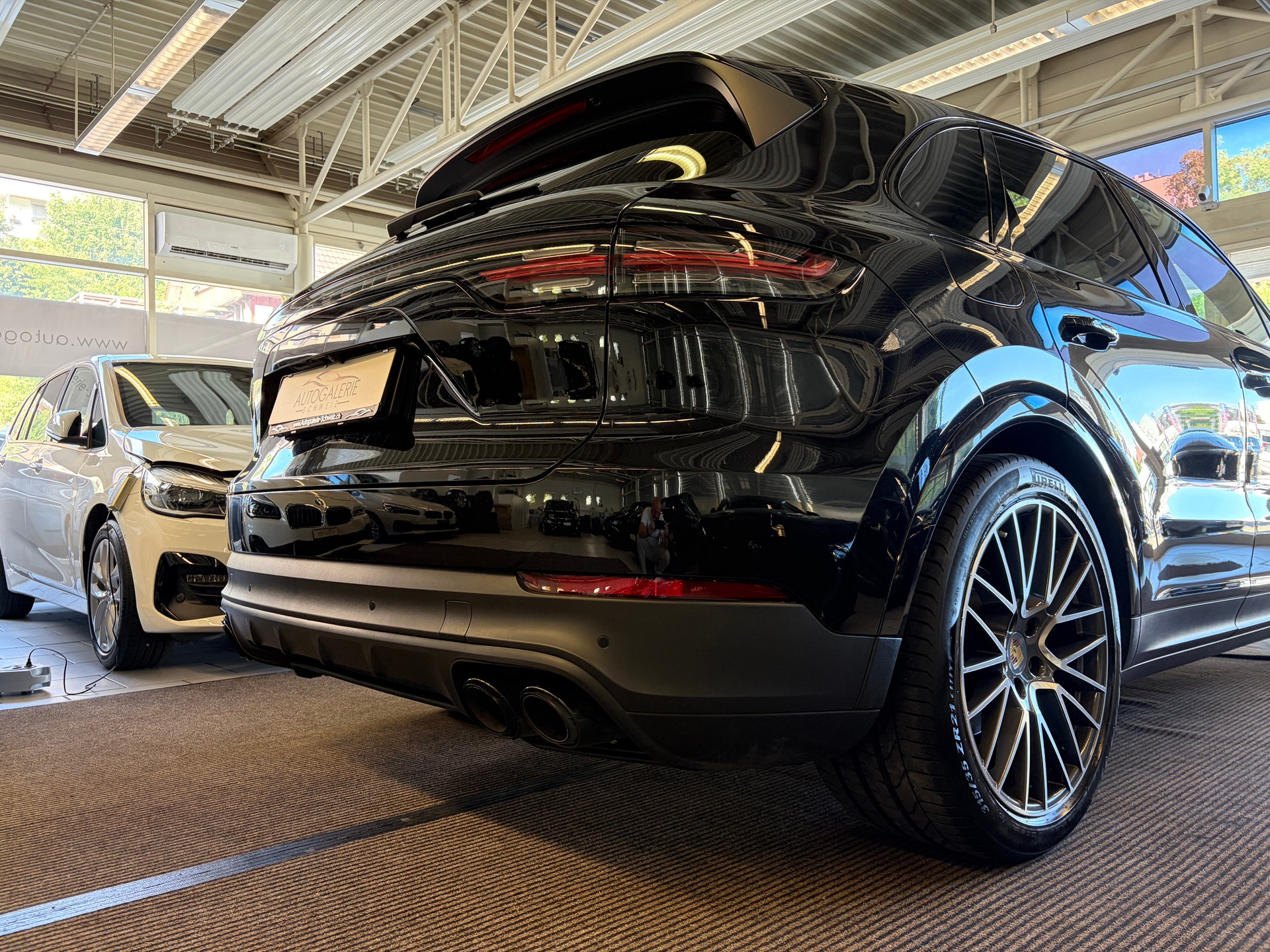 PORSCHE Cayenne Platinum Edition | CH Swiss Package | Porsche Approved bis 06/2027 | Luftfederung | Komfortsitze | 21" |-image-28